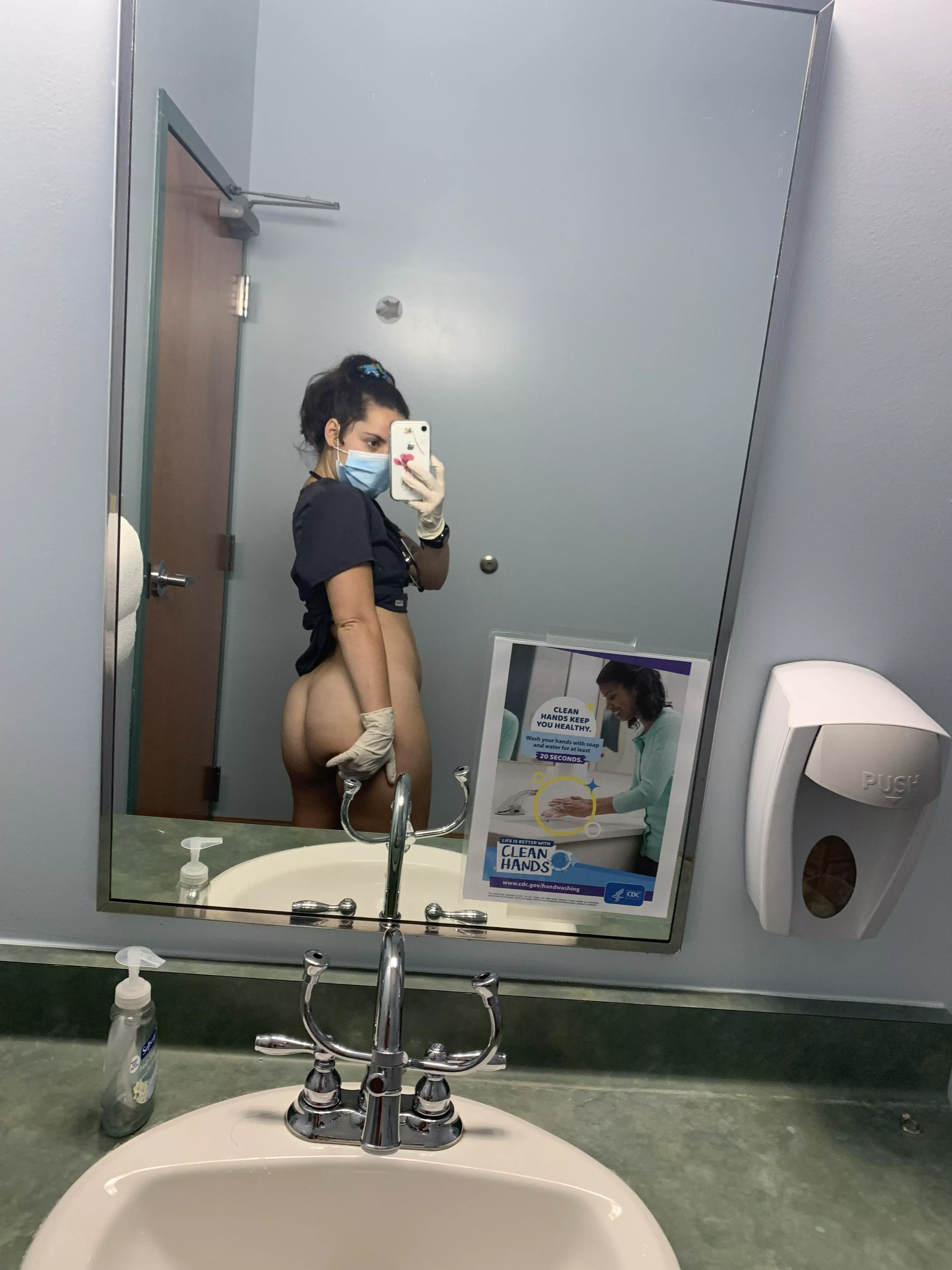 i’m a vet tech, would you pound me doggy style? [f] posted by _daisie