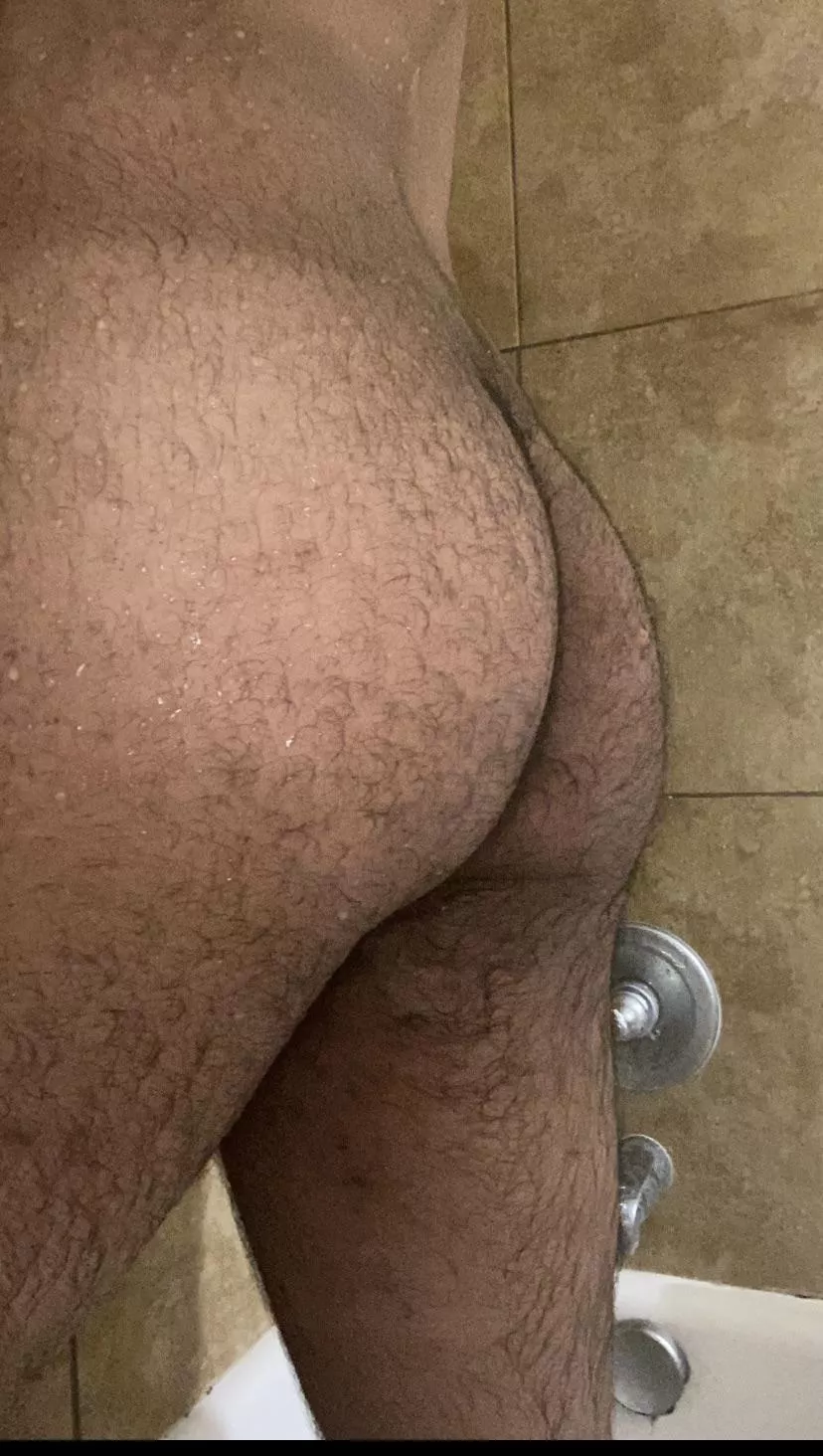 I’m finally starting to get an ass lmao posted by OliveGardenDumpster