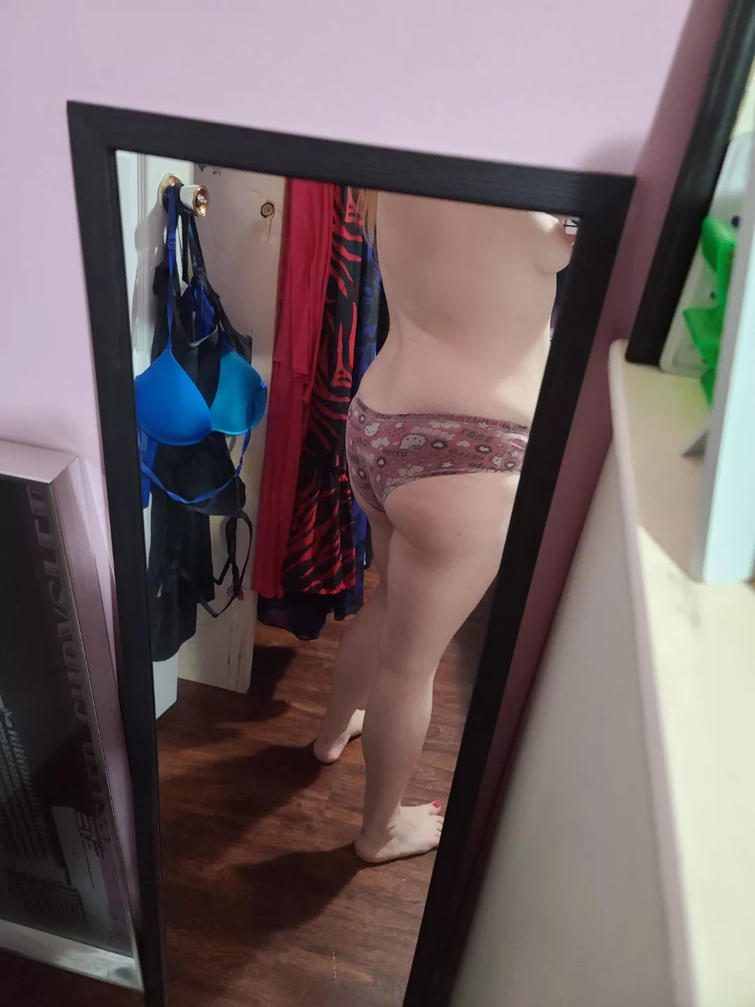 I'm fun size hehe 4ft10 140lbs short thick pale skin curvy pawg 😘 posted by MissBHaven_Mandi7