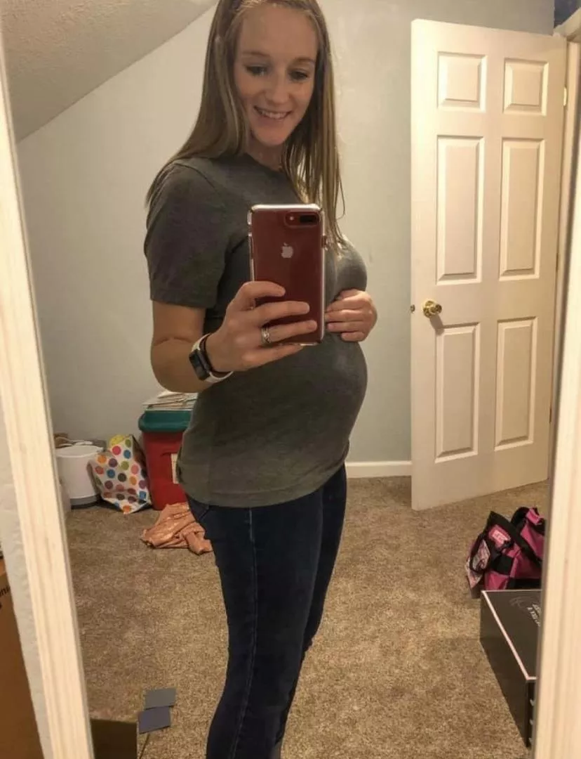 I’m getting so big! posted by preggyallie