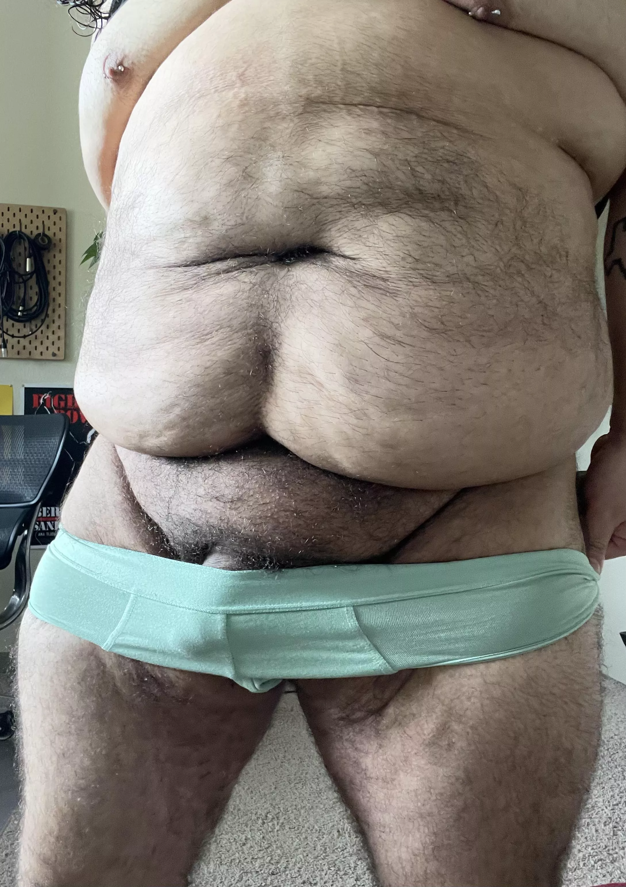 I’m gonna keep posting tummy until I get horny men in my dms🤪 posted by pupbux