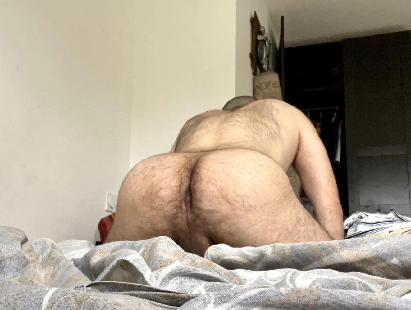 I'm hungry is there someone to feed me full deep with his big tool ? posted by Hairyarabbottom