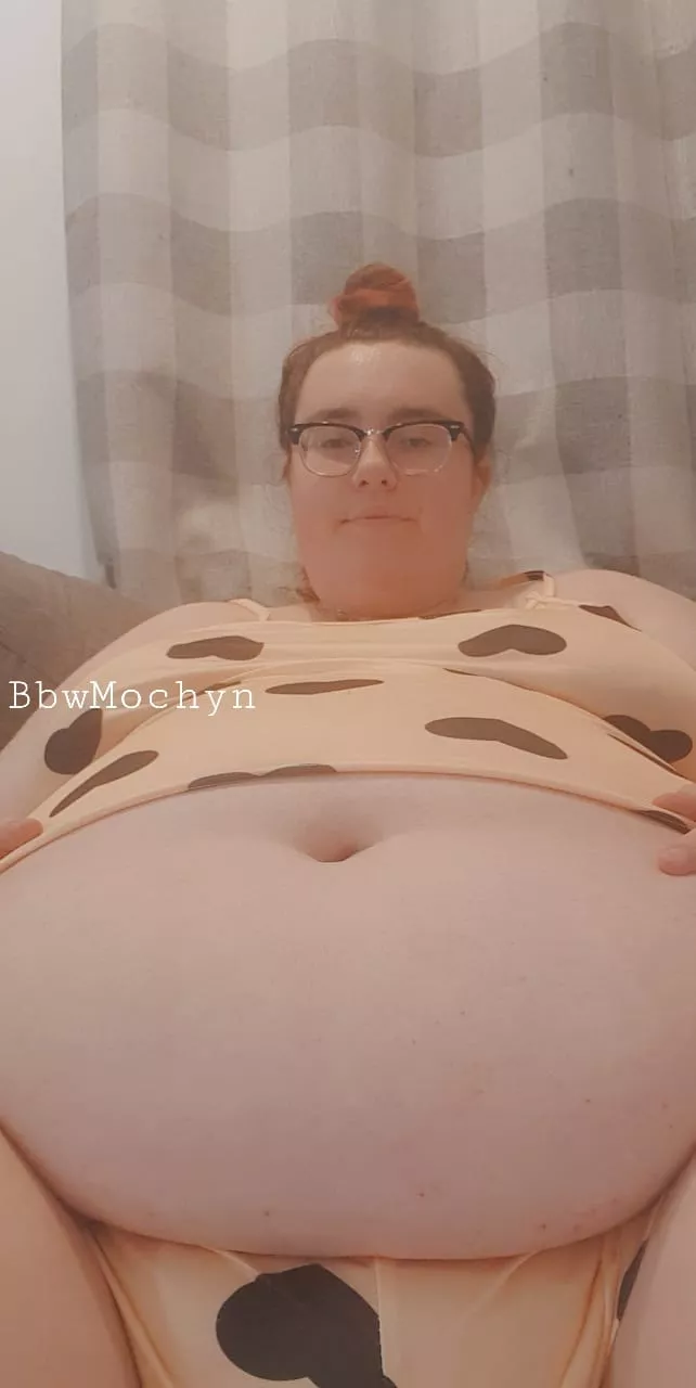 I'm in dire need of belly rubs after tonight's stuffing 🥵🥰🐷 posted by bbwmochyn