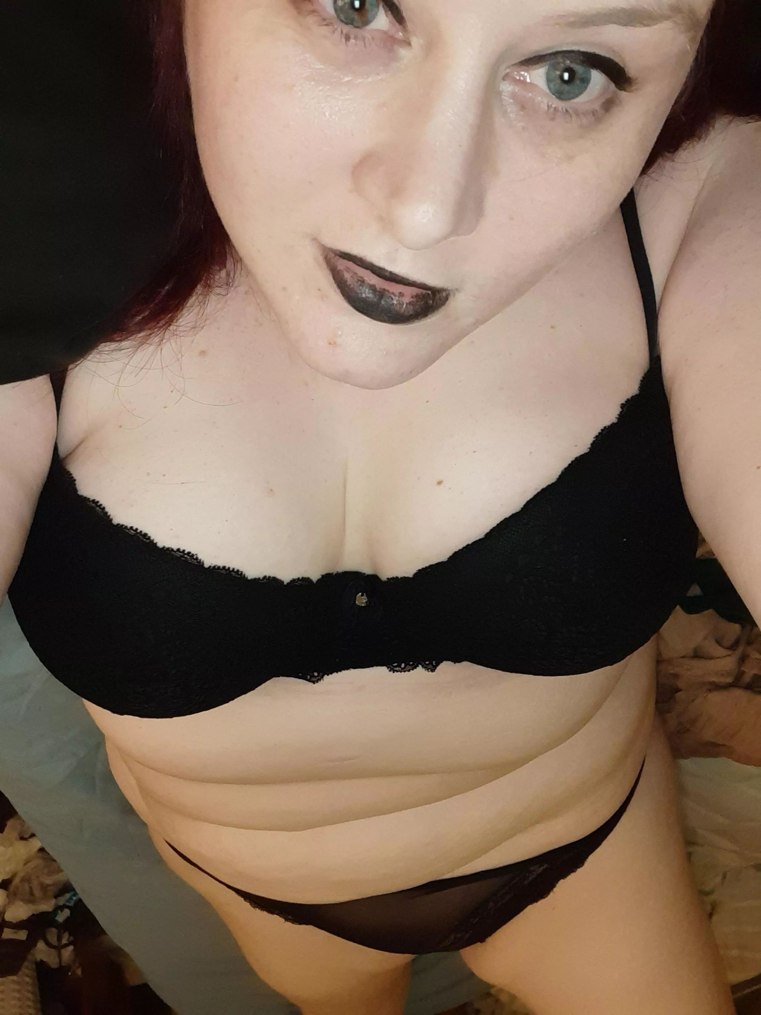 I'm new here, I hope y'all like what I have to offer the sub ðŸ˜˜ posted by the_giantlady