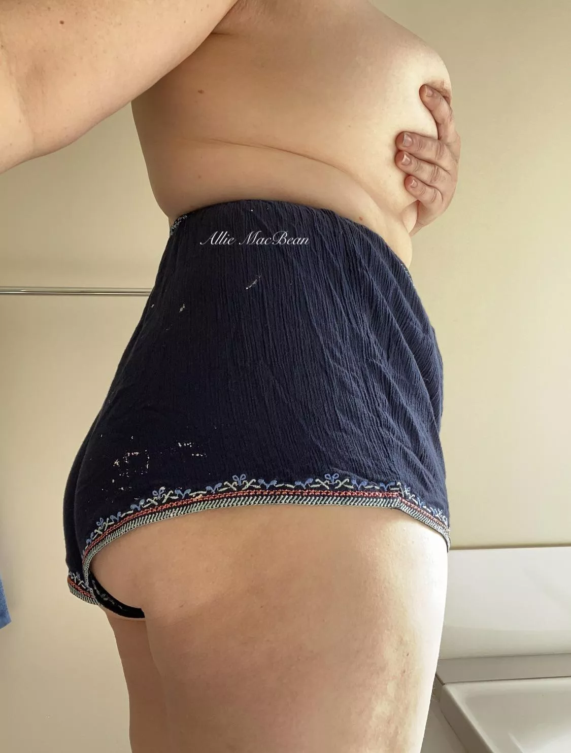 I’m painting my house…got paint on my shorts. Tips to get the paint of[f]? posted by Alliemacbean