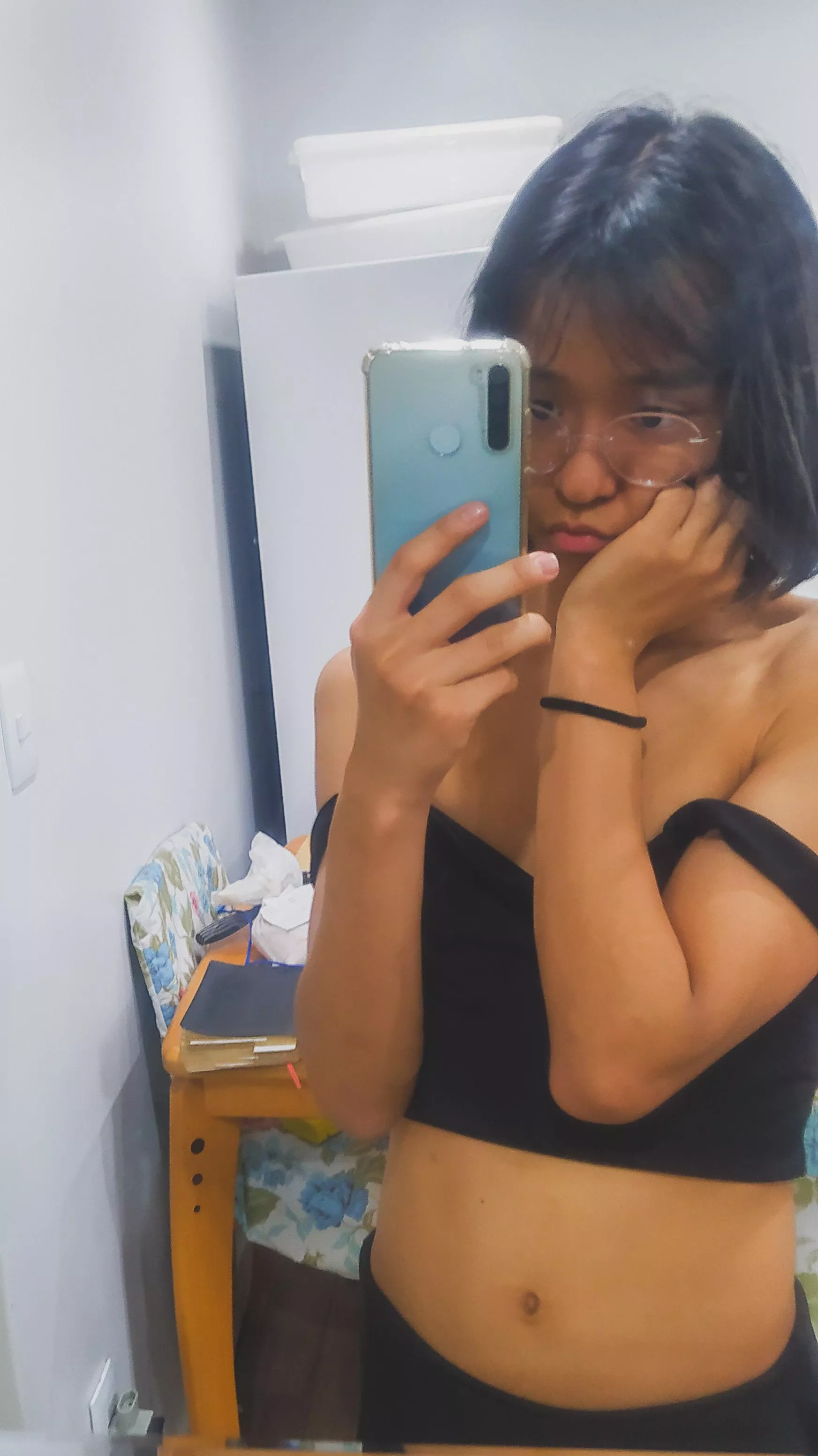 I'm reaaaally self conscious about my broad shoulders + lanky boy arms 😭 (can't wait to one day start hrt and try and change all this!!!!) posted by jubileavemealone