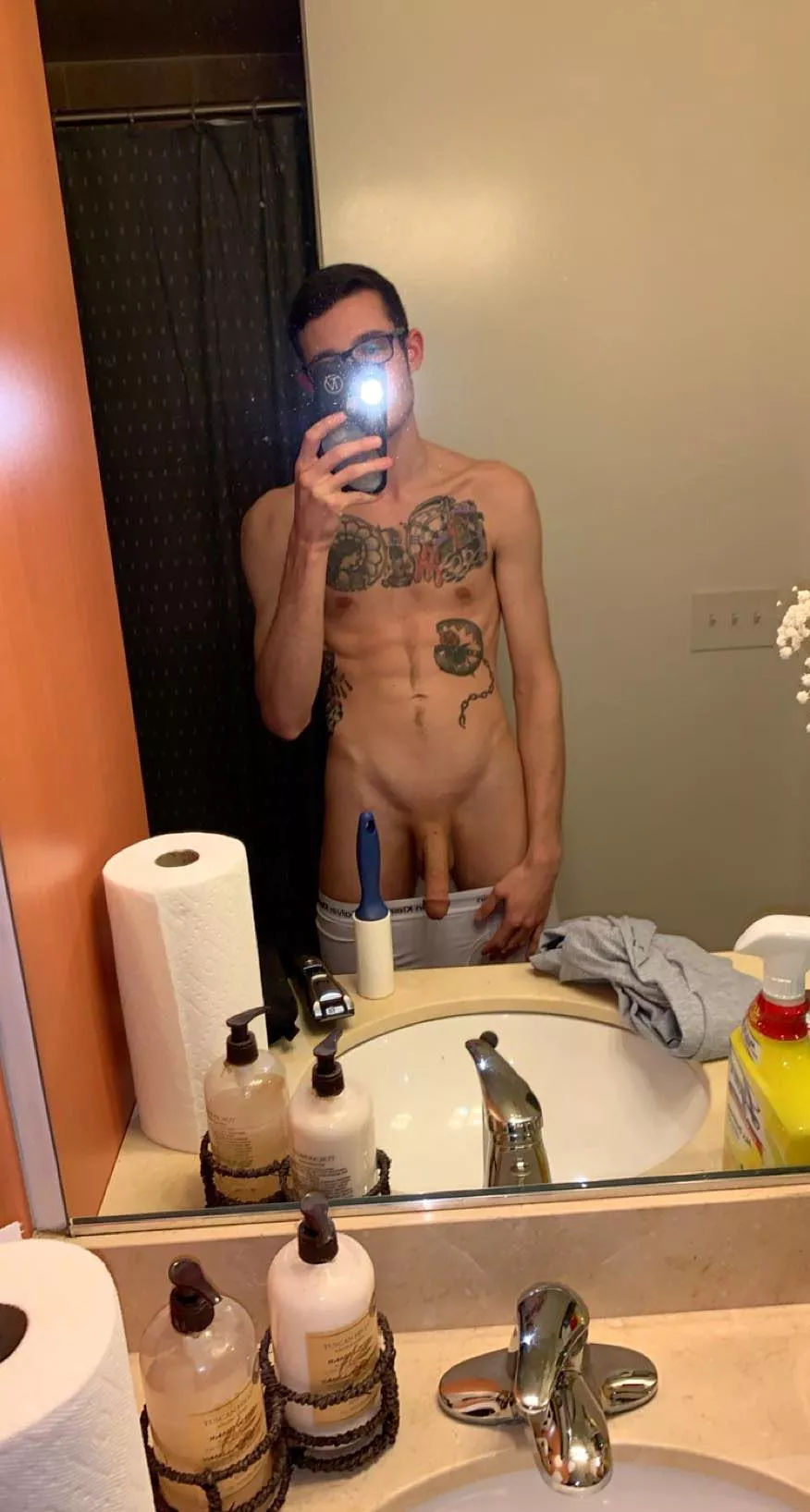 Iâ€™m sending dick pics to everyone that upvotes this â¬†ï¸ posted by hornykinkyfun