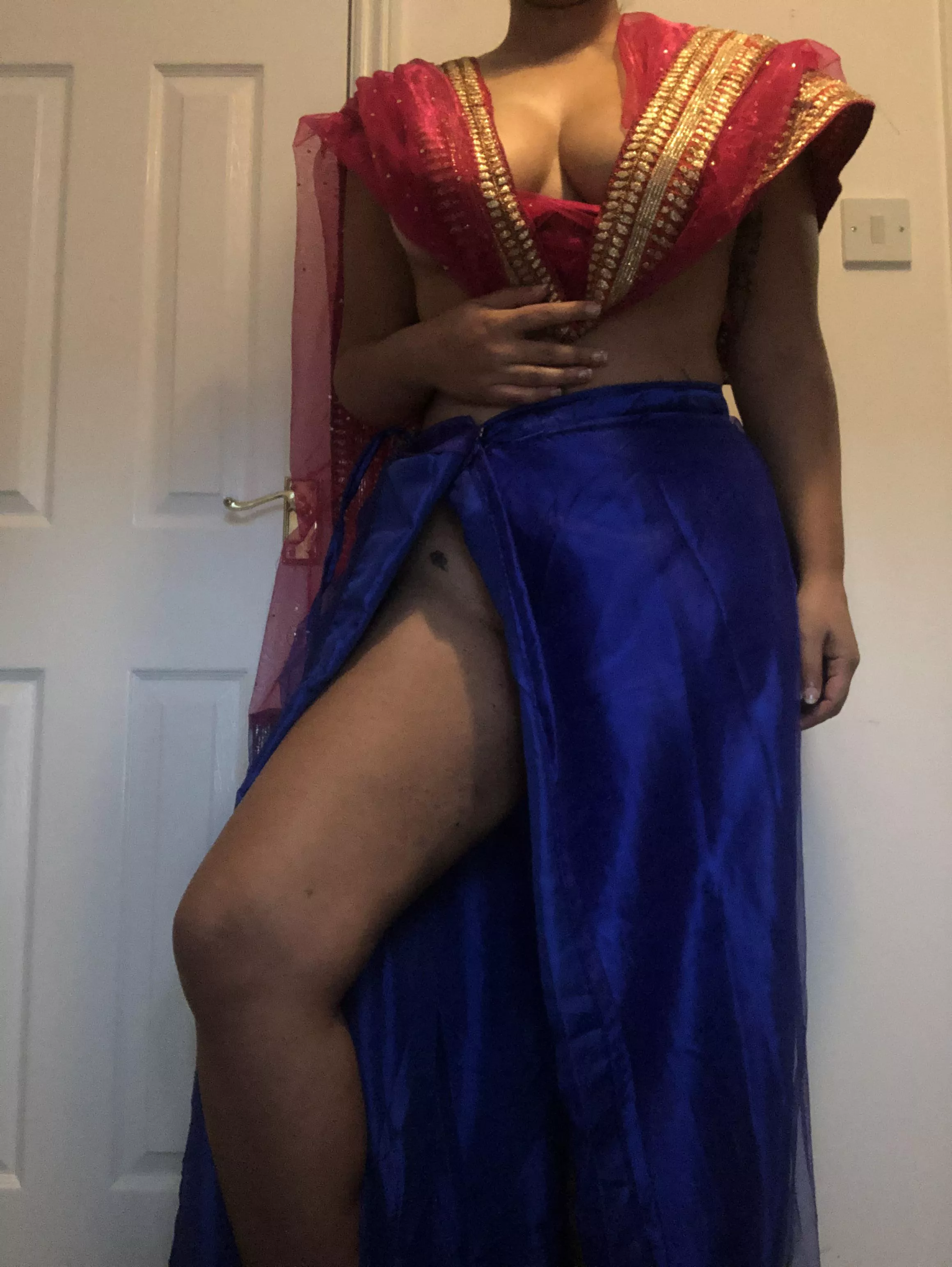 Iâ€™m wearing my saree right arenâ€™t I?! [F] posted by 69worthlesswhore69