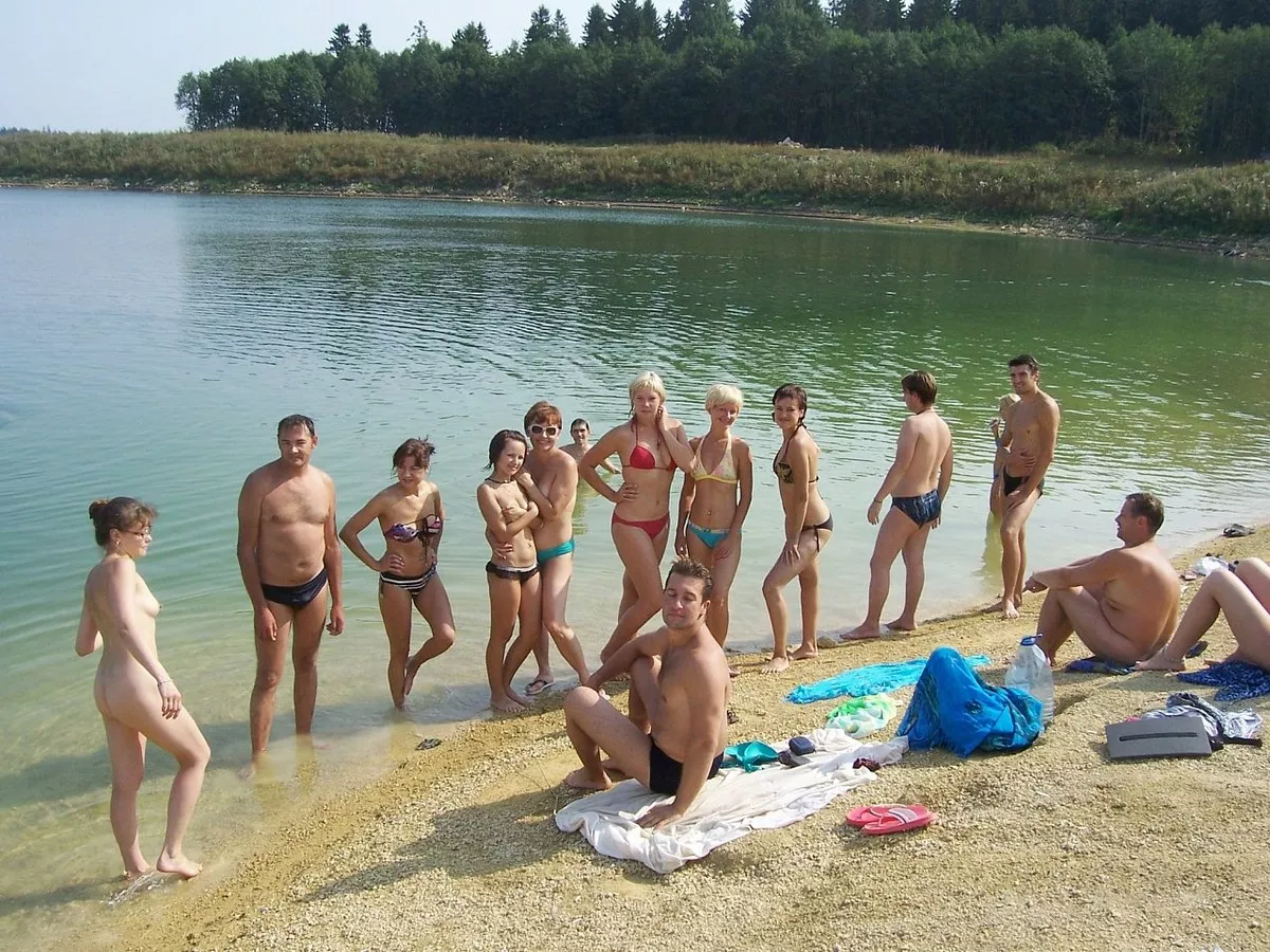 In this group, only 1 couple went naked, 2 ladies went topless, everyone else kept their bathing suit, and it didn't matter, they all had fun together. posted by bobettebobqc