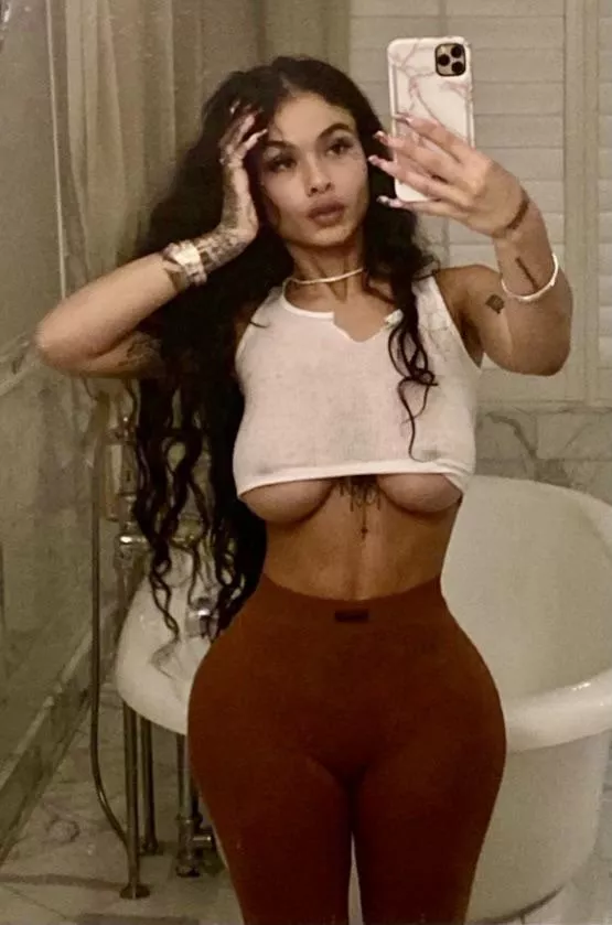 India Love ub hourglass posted by twnrfsh