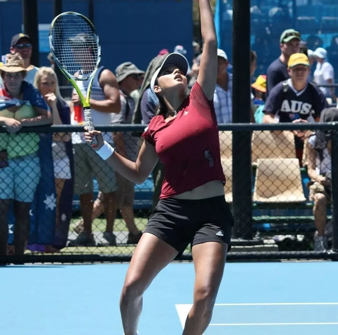 Indian tennis player Sania Mirza in action posted by saniamirzasapper