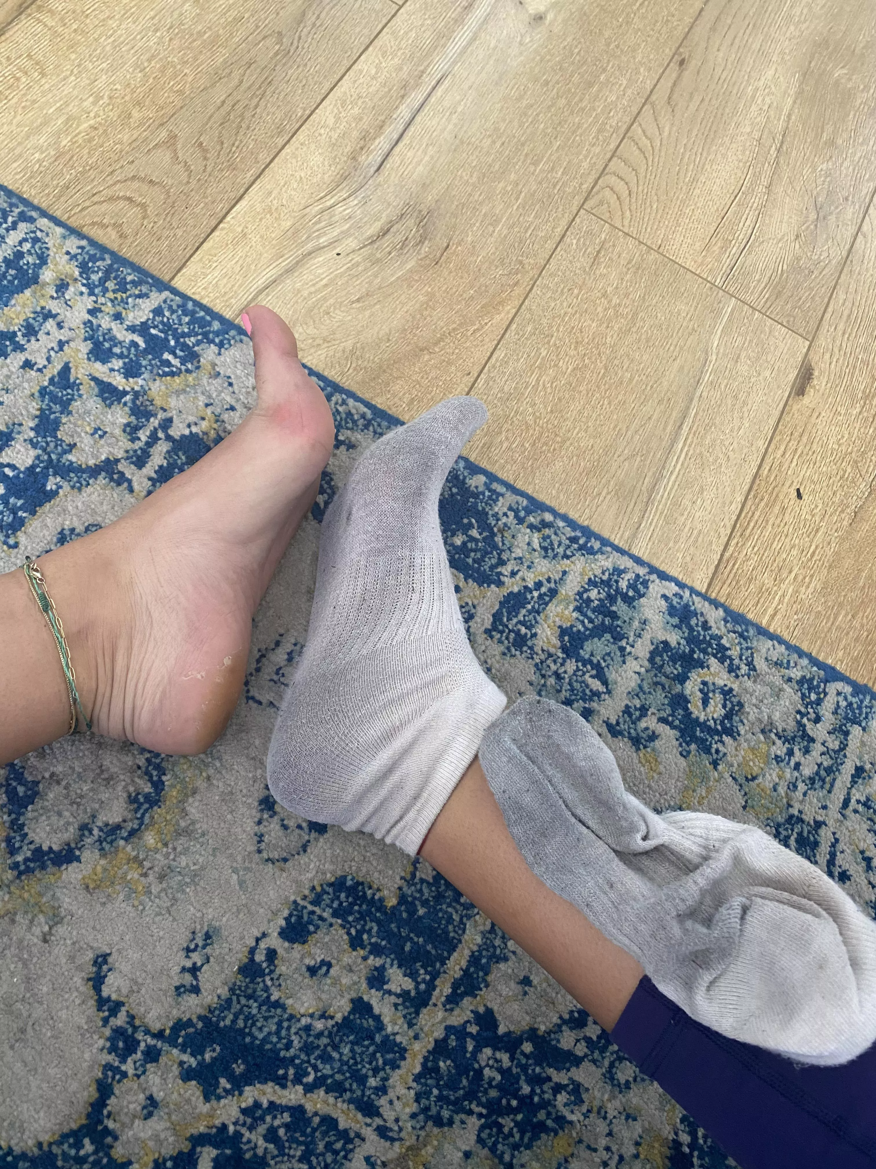 Intoxicating after 7days of wear 🤢 Even I can’t bear to smell them! posted by MetatarsalsNCarpalsX