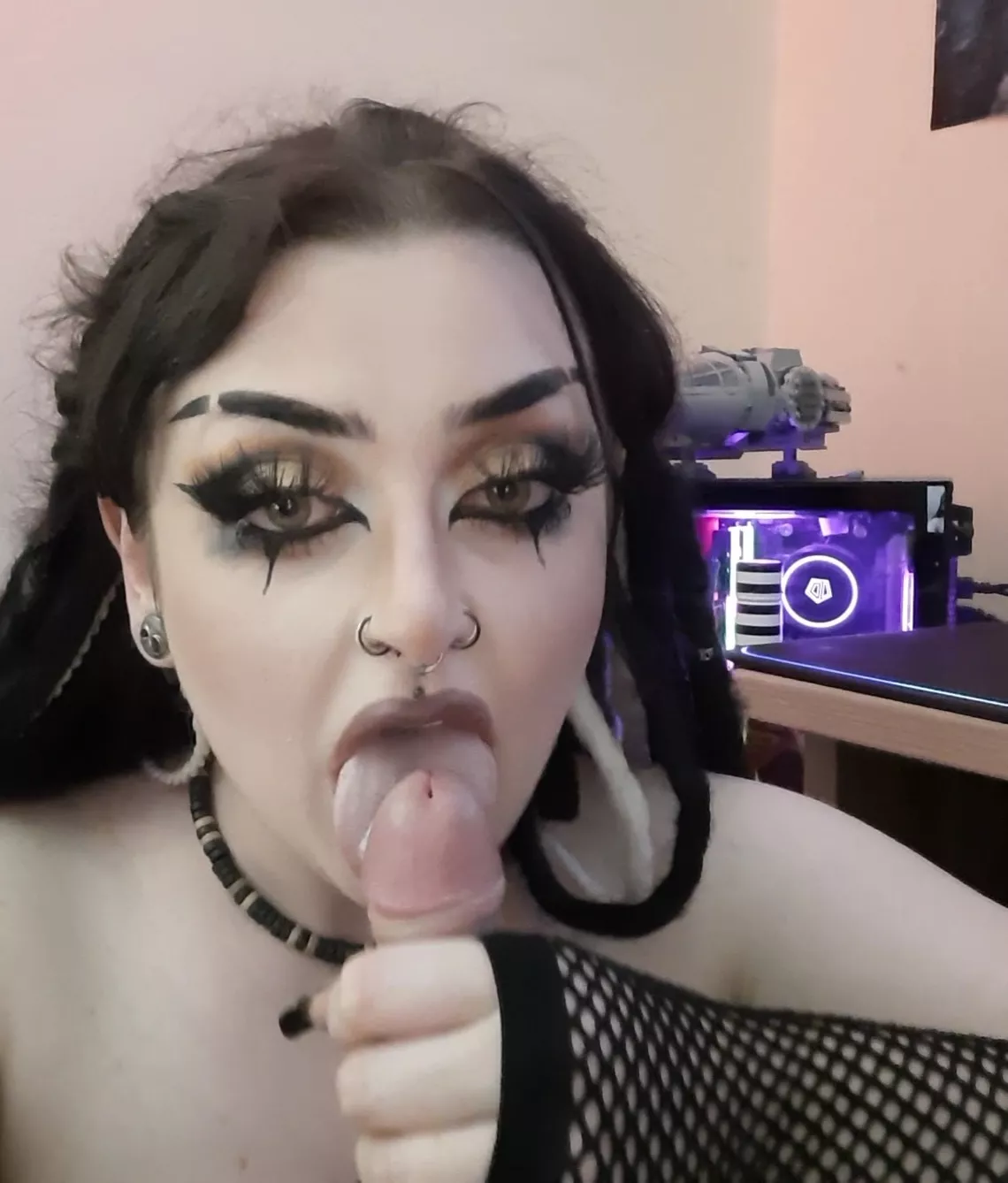 Irish Alt babeðŸŒ¿ 40% OFF + Get this video or choose any XXX video that is guaranteed to make you cumðŸ’¦ Only 7 left! posted by XxSage_