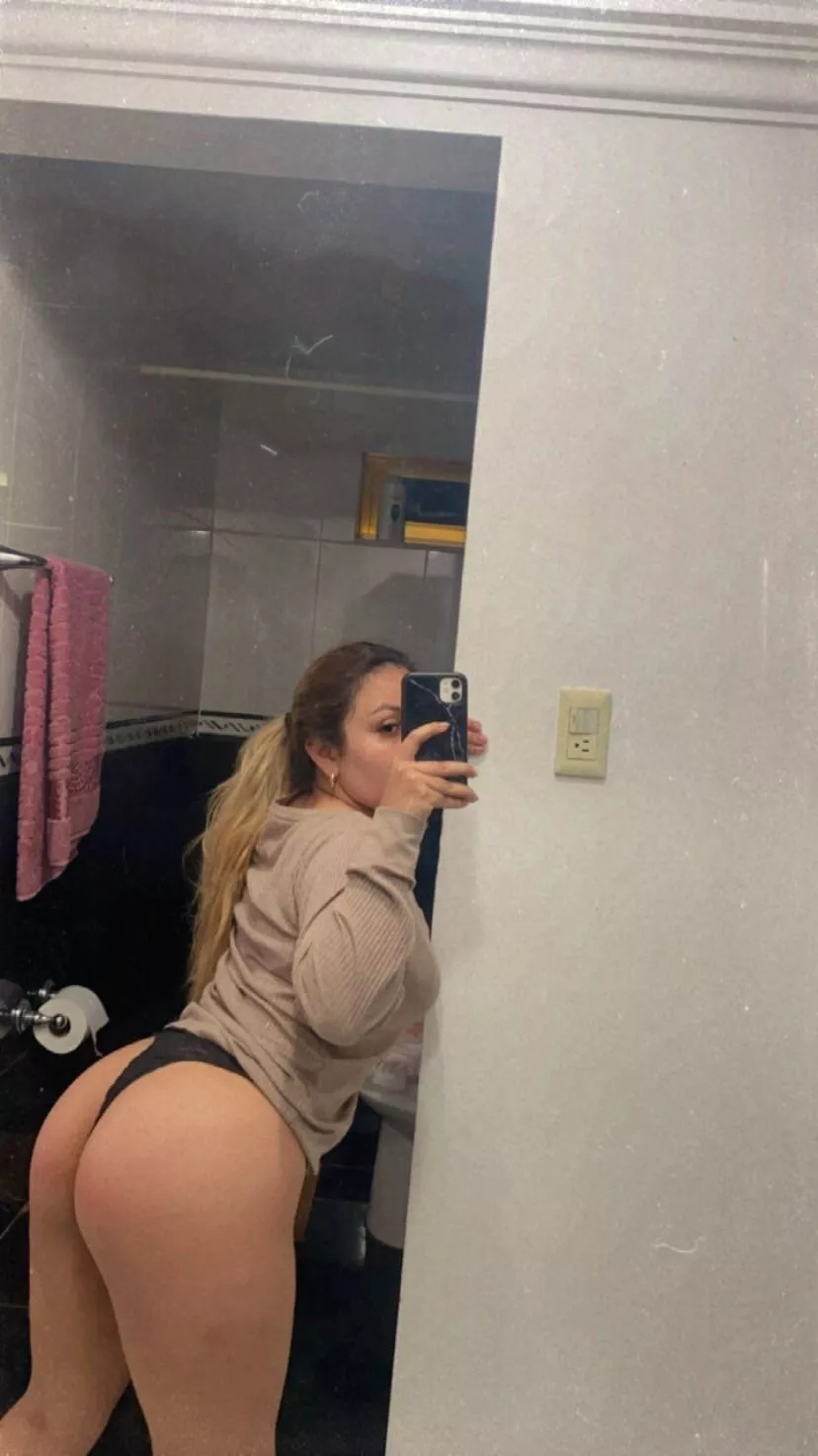 Is my ass cuter than the mirror? posted by AdFit9878