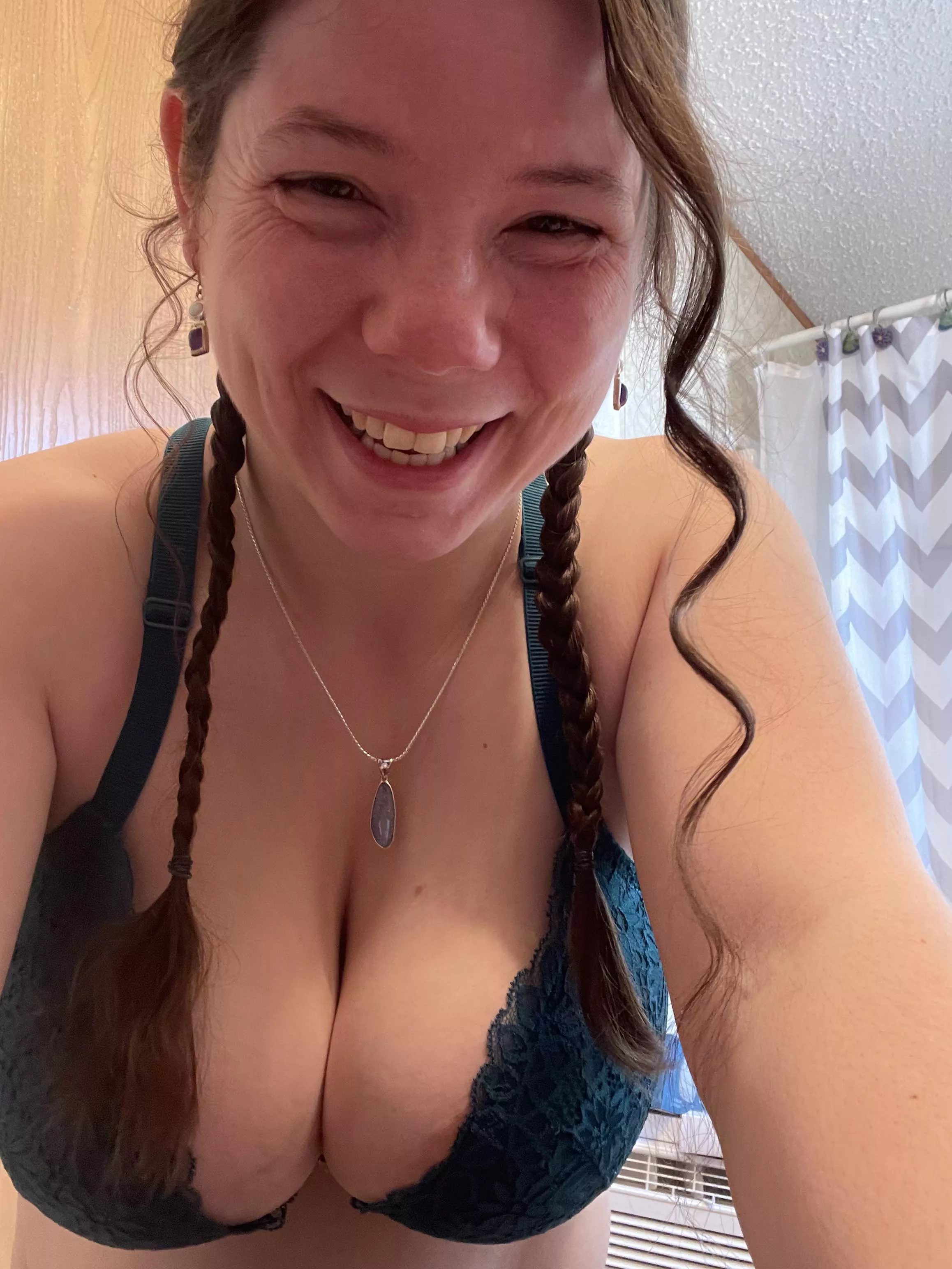 Is that a nip slip? that smile though 🔥🔥 had to share!! posted by CutieCharityDDD420