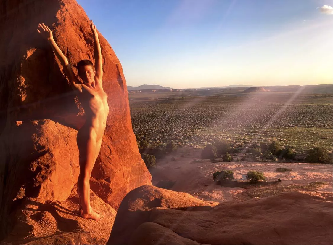 Is there anything better than a sunset stretching sesh? posted by FreeRangePussy