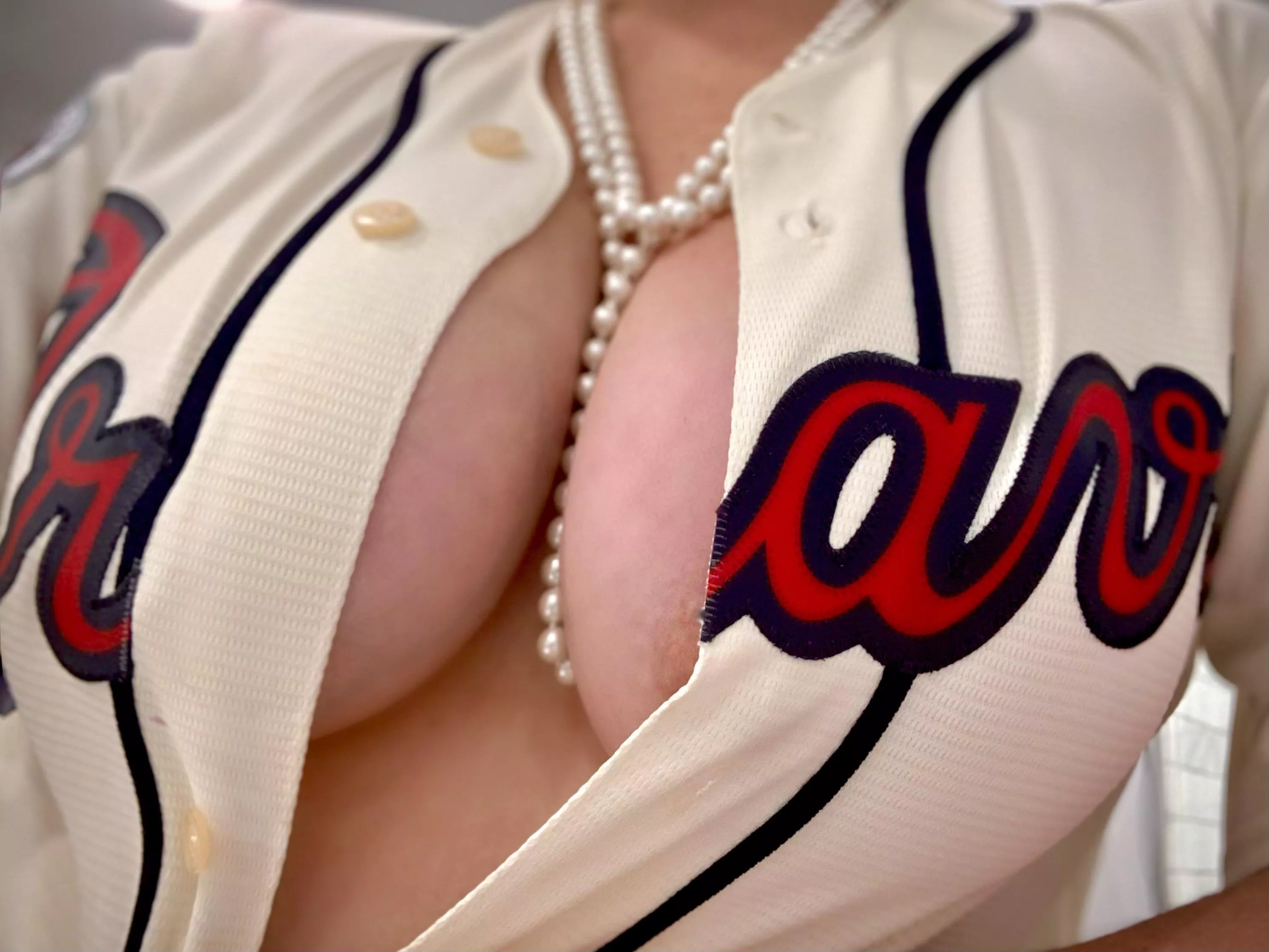 It brought us good luck last night, so here’s my contribution for Game #2! Let’s Go Braves!!! Chop Chop!!!❤️😘💦⚾️💦 posted by feelinglilith