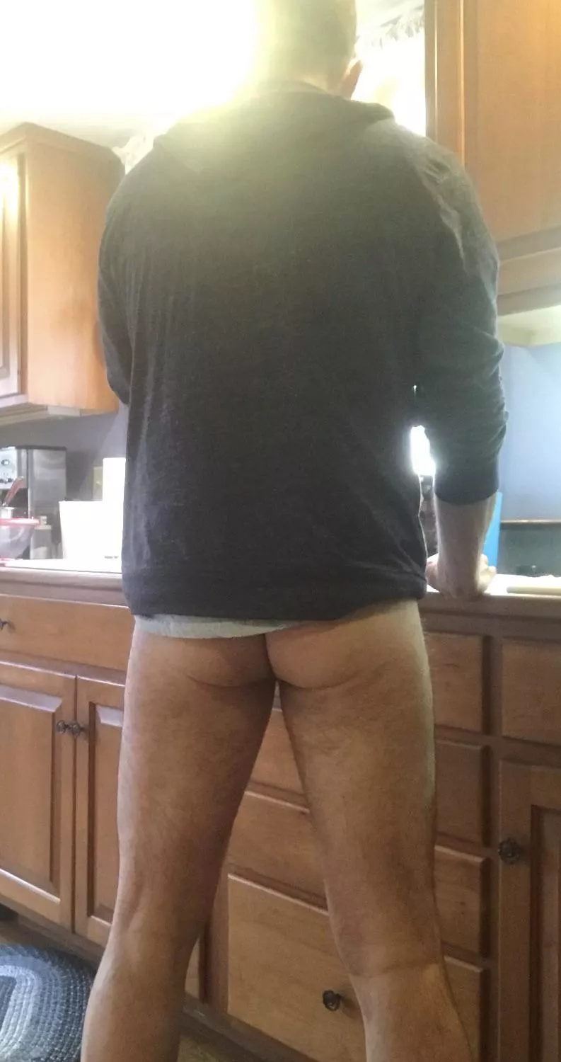 It gets hot in the kitchen… posted by hairy_monkee