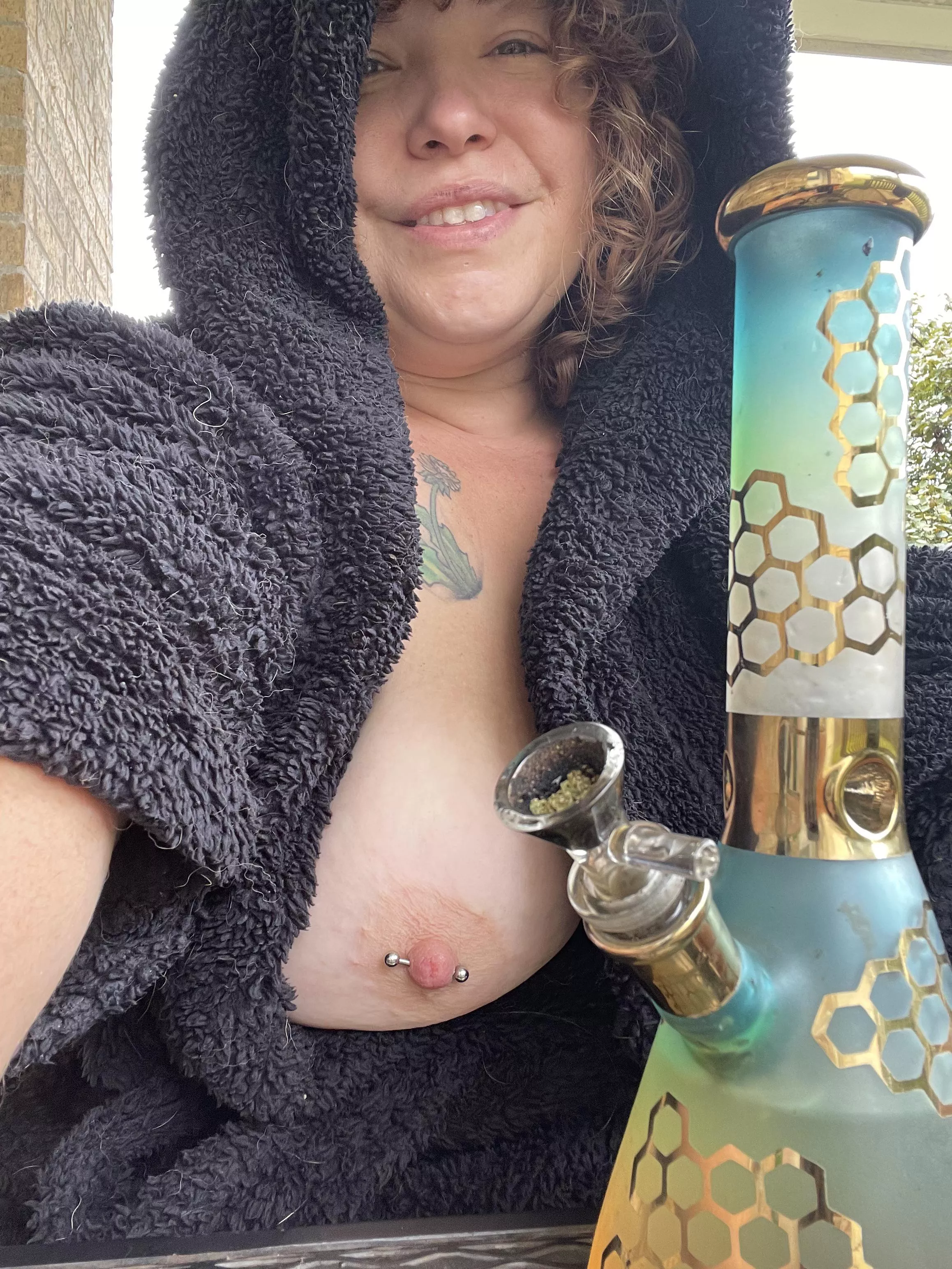 It's a bit nippy this morning! (f) 40 posted by notmyprsnlaccount