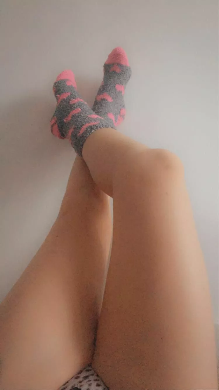 Itâ€™s a fluffy sock kinda day [f] who likes them? ðŸ’‹ [female] posted by kinkykatyuk