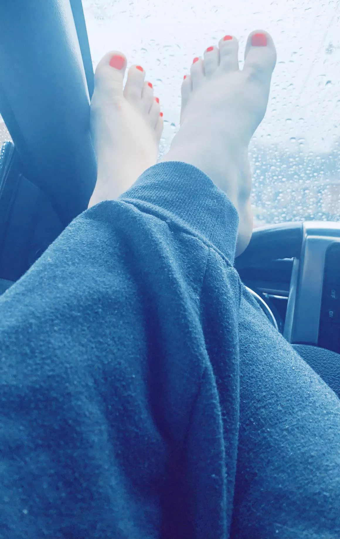 Itâ€™s another rainy day posted by addiroseee