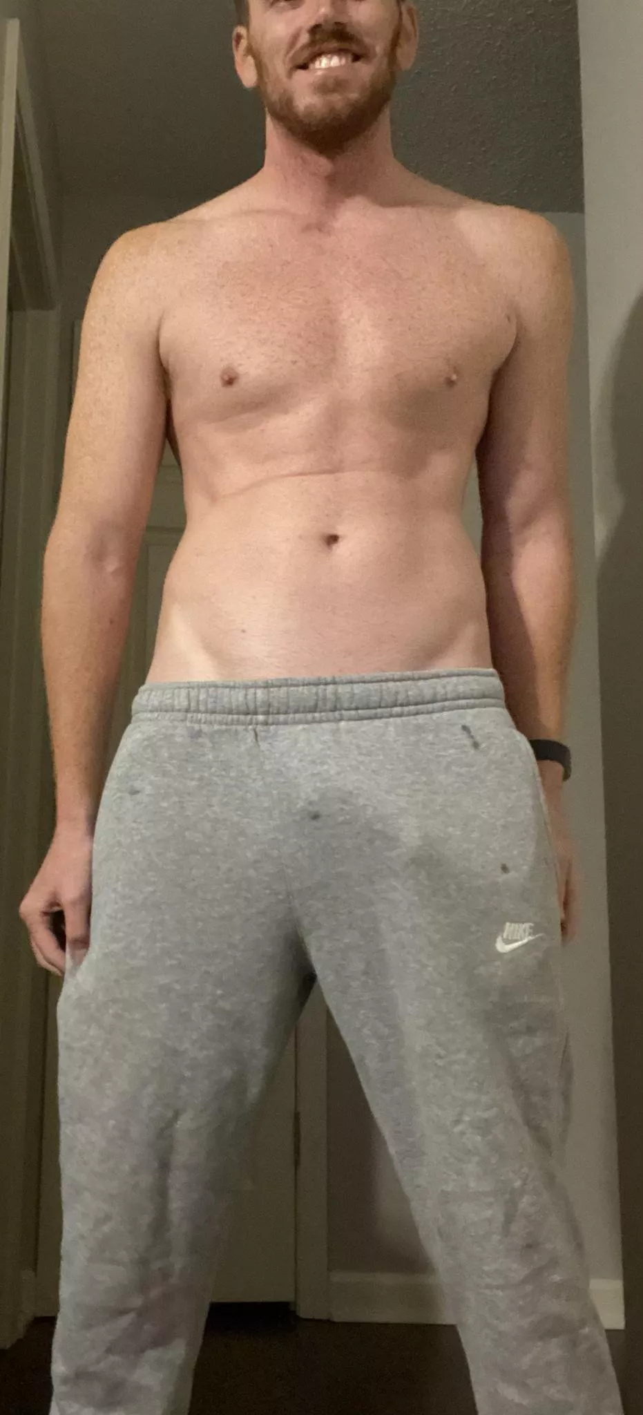 It’s finally grey sweatpants season 😉 posted by thenakedginger_