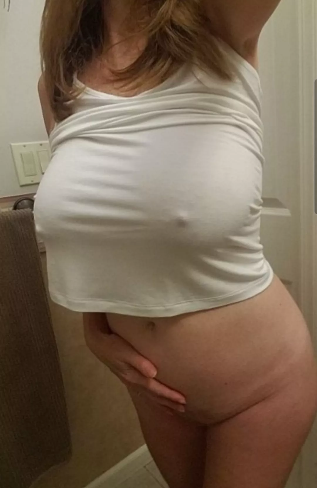 It's Friday night and I'm really feeling down. Needing hugs and kisses 😔 (F)50+ posted by curiouskitty114