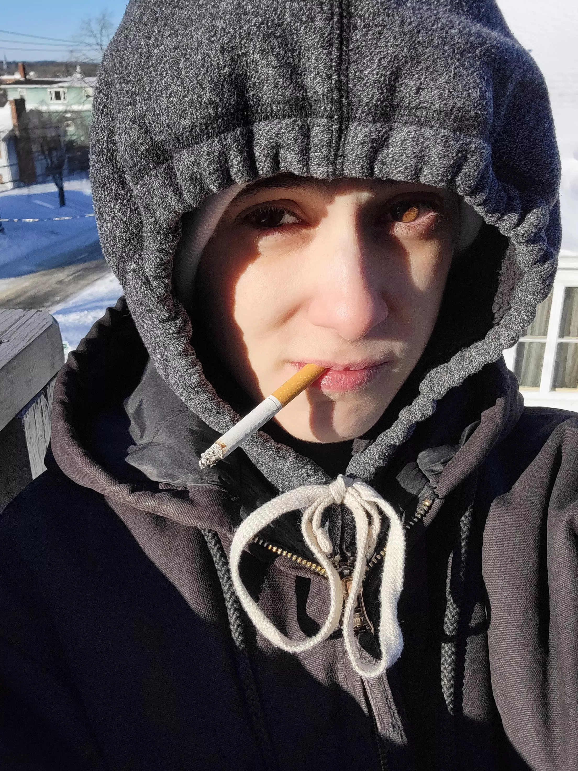 It's fucking cold yall. 4° F here! The things I do for a smoke 🚬😅🥶🥶🥶🥶🥶 posted by Kinkylittlehippy