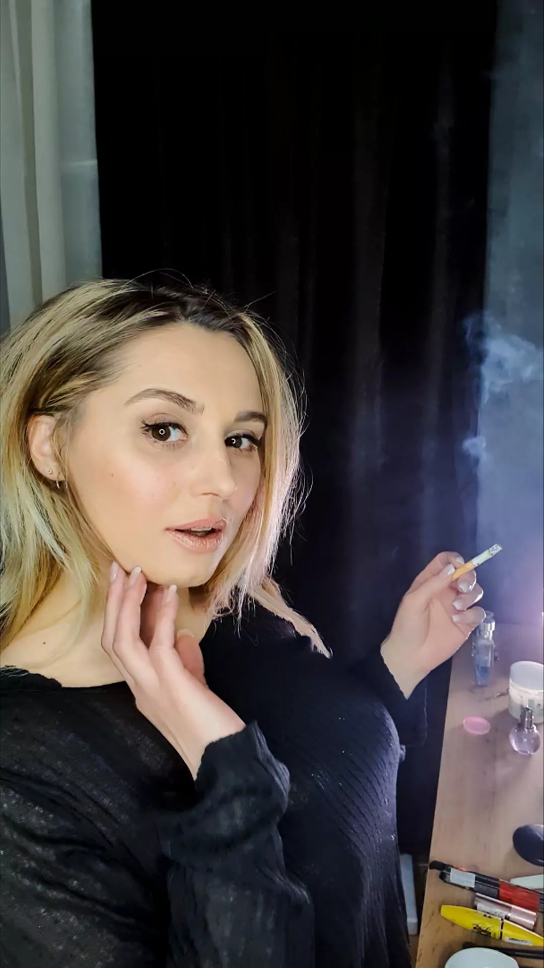 It's getting cold. Tea, coffee and Marlboros are warming me now. 2 cigarettes in my new homemade cozy video ❤️ posted by Smoking_Lady