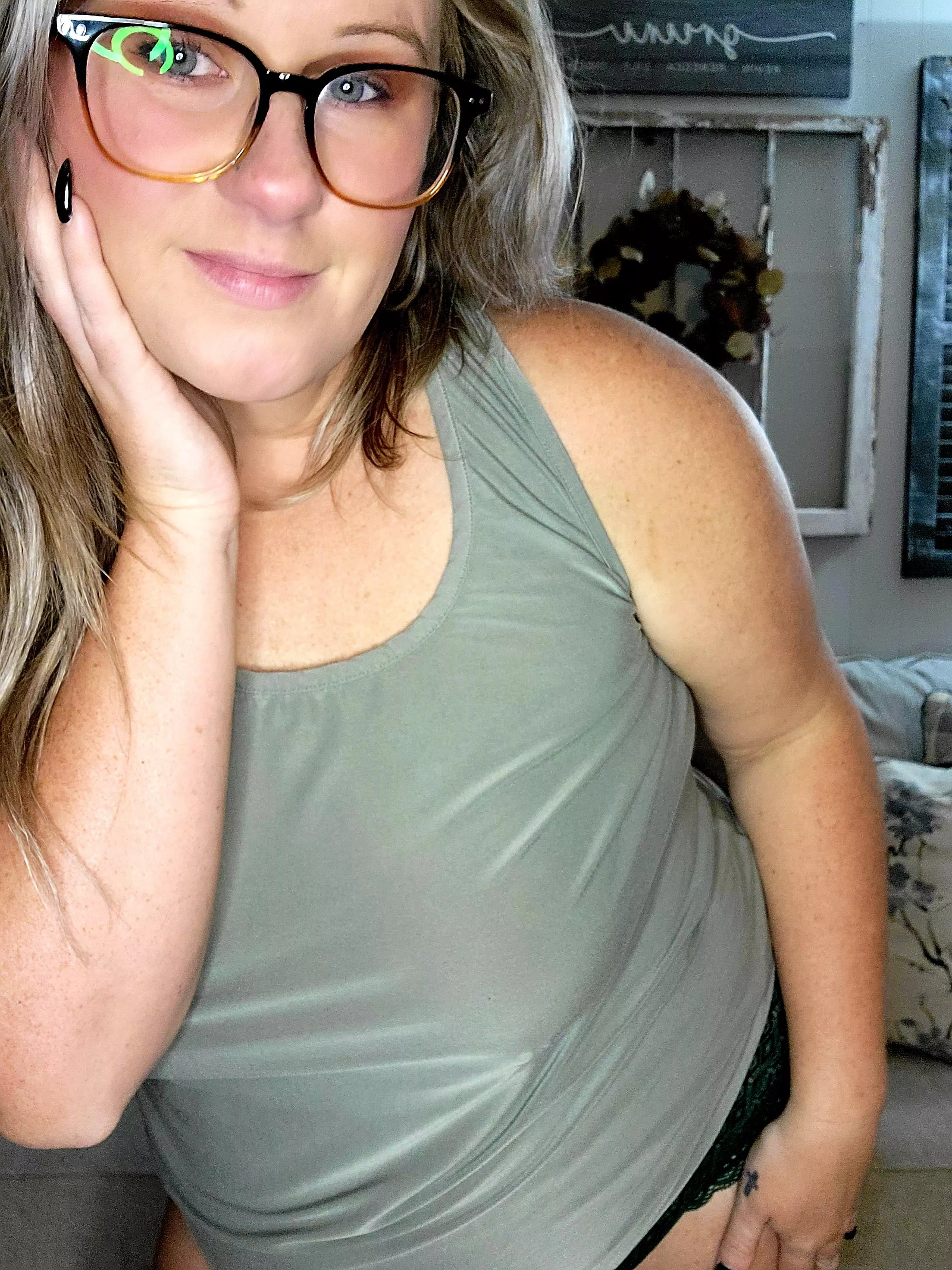 It's my 33rd birthday! Feeling flirty🥳 posted by YardLazy9547