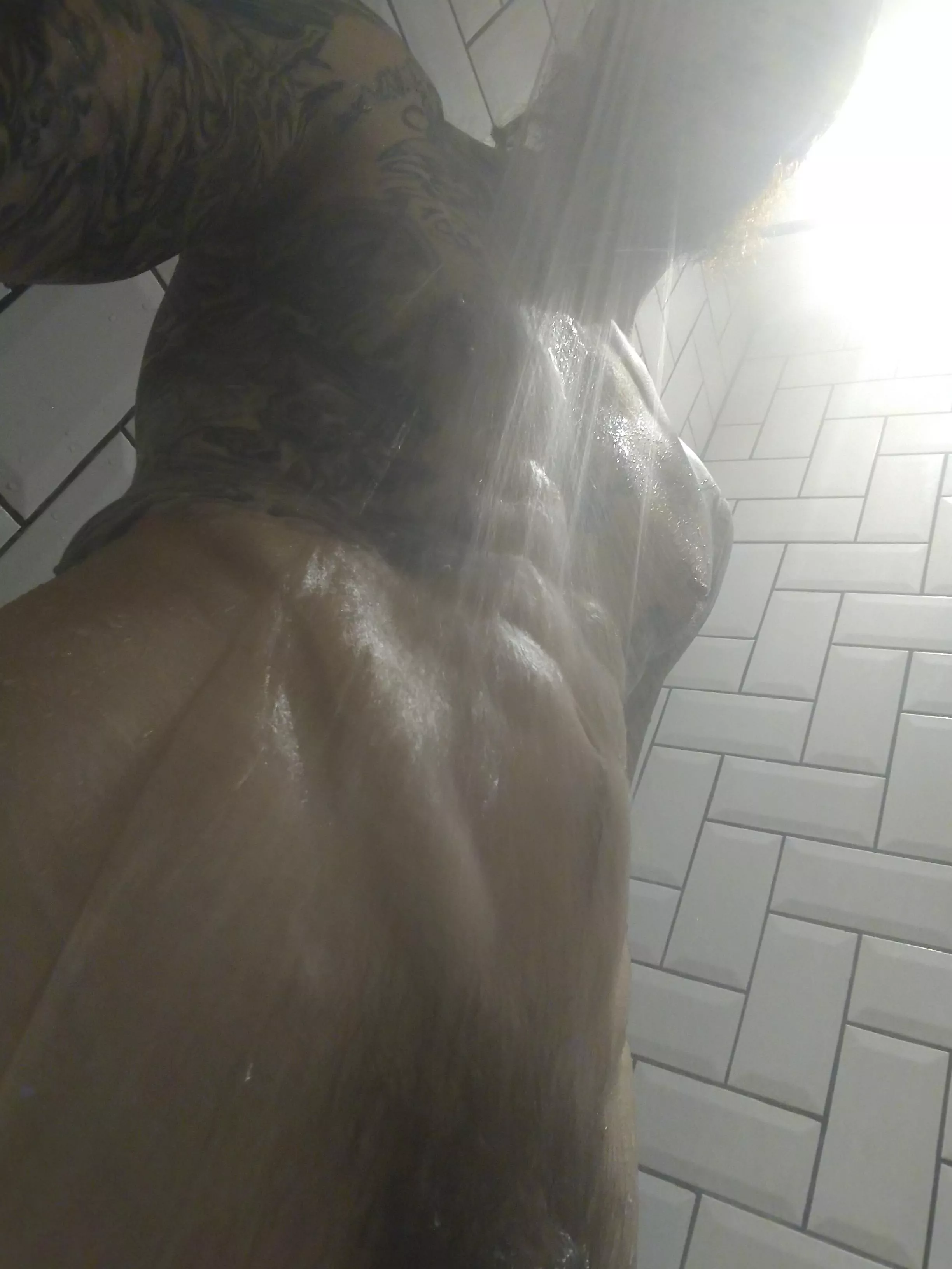 I've been told that my shower pictures are good so I hope that you enjoy another one. posted by J-Cea