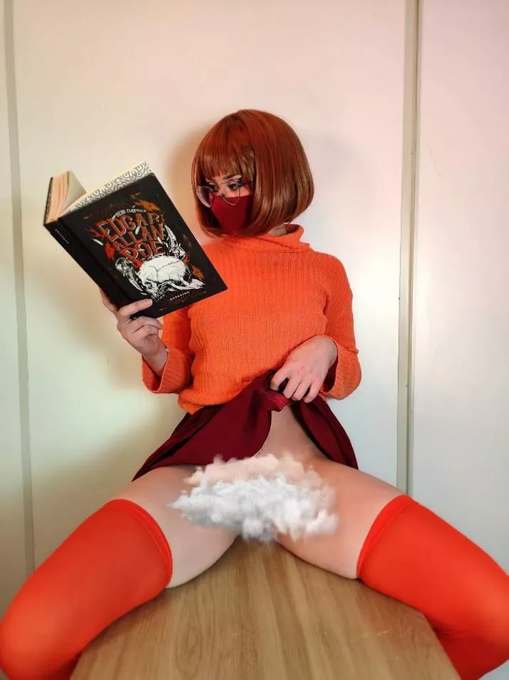 I've heard of talking dogs, but a talking crow? That's something! Velma cosplay by me (Toxic_mewmew) posted by Toxic_MewMew