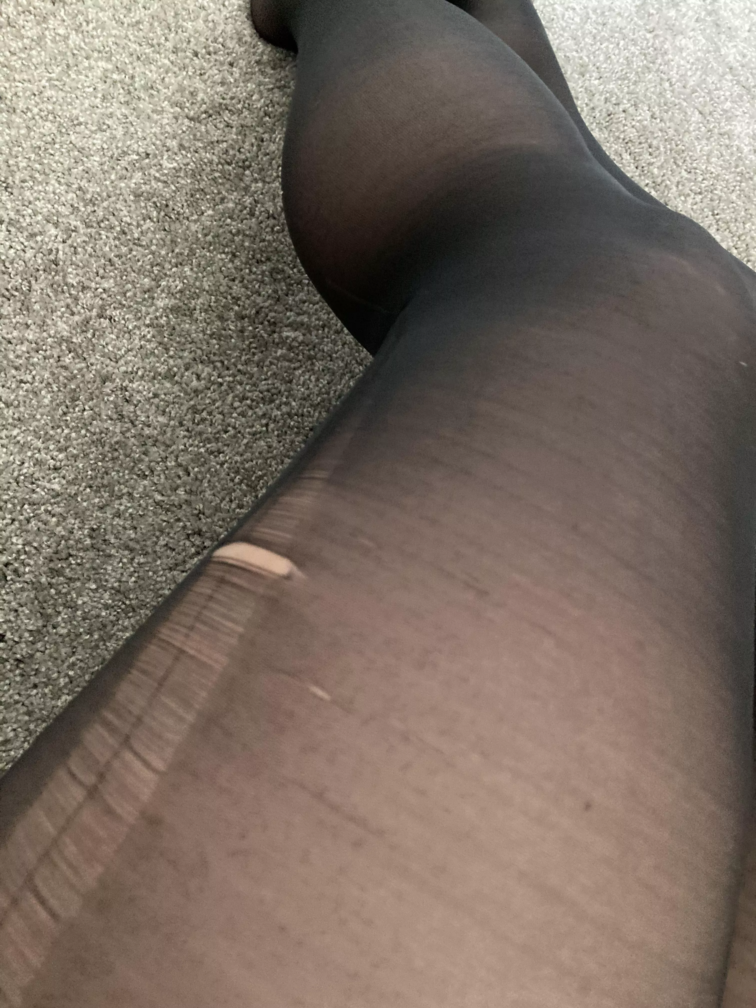 I’ve ripped my pantyhose 🥵 posted by peachyspicee