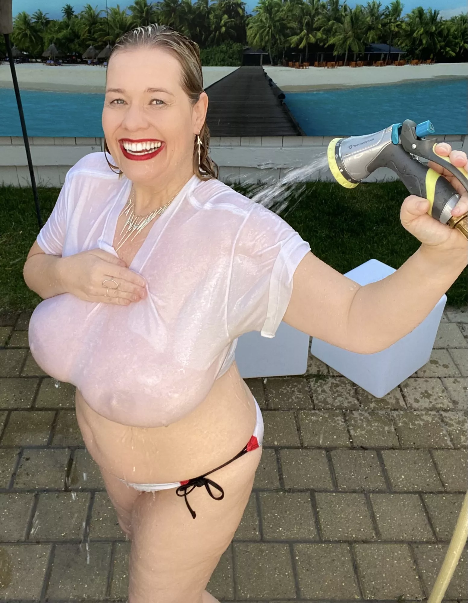 I’ve soaked my boobs with the hose to say goodbye to summer. Want to see me wet? 💋 posted by Traci_Love