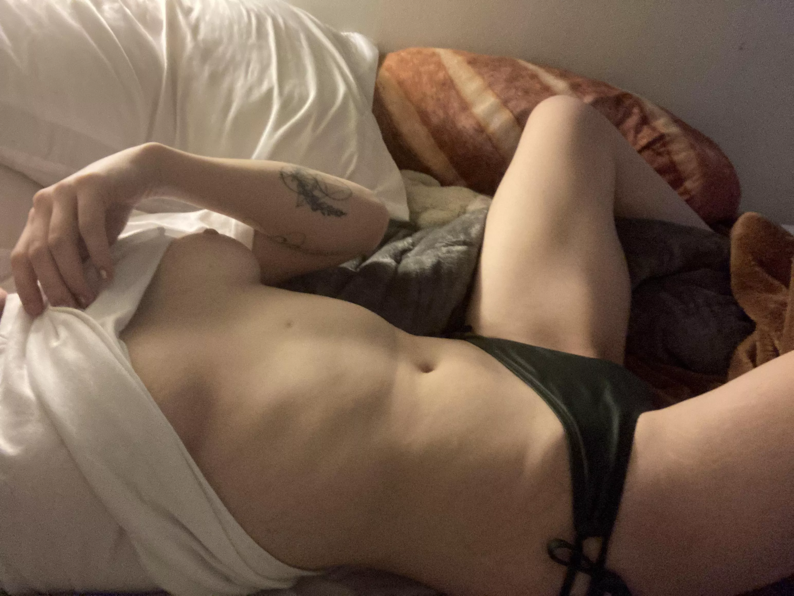 I’ve taken some time of[f] recently, but somehow holding my form together. Back to the gym in the morning~ posted by dropkickdolores