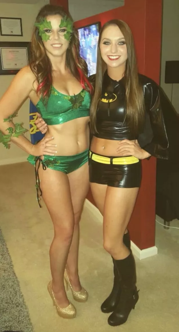 Ivy or bat posted by Chaturbater1