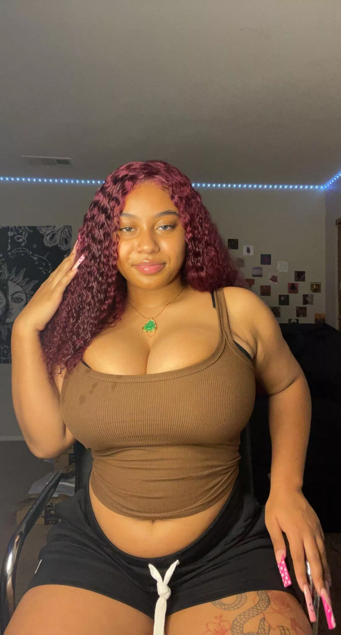 Jasmyn and her great tits. she hit the genetic jackpot! posted by heavenlyrouterr