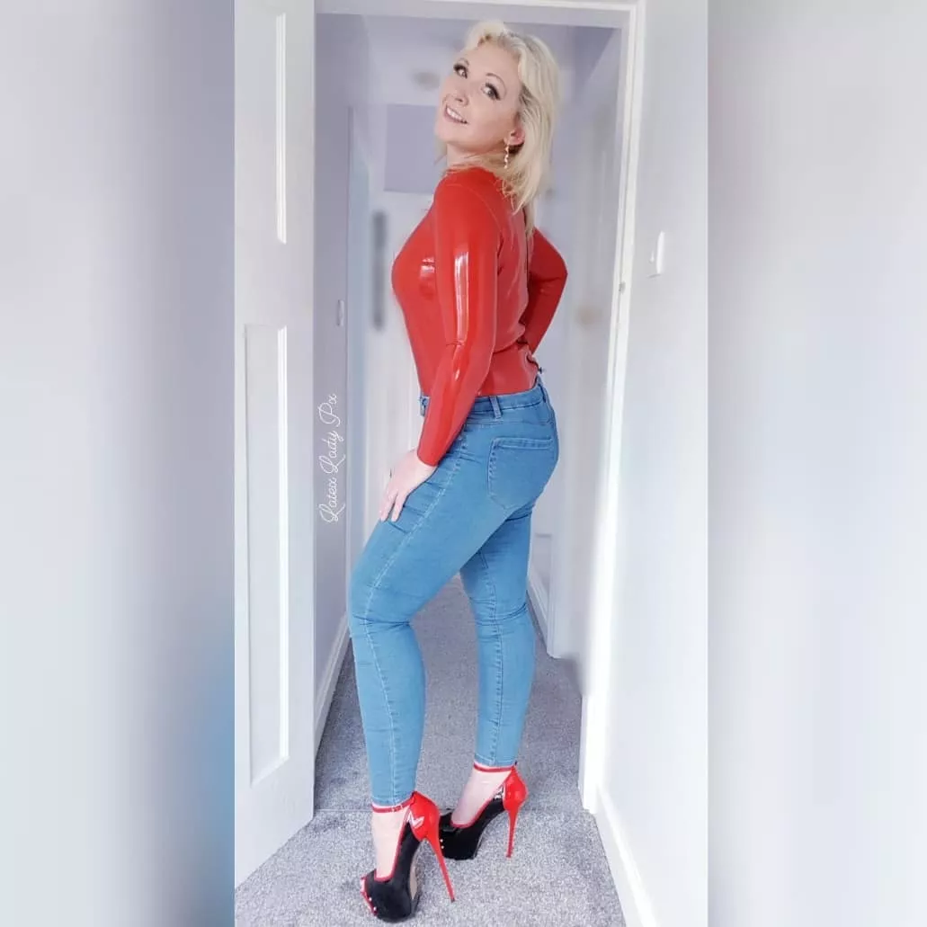 Jeans and latex catsuit | Found here: https://www.instagram.com/latexladyp/ posted by BobRoss235