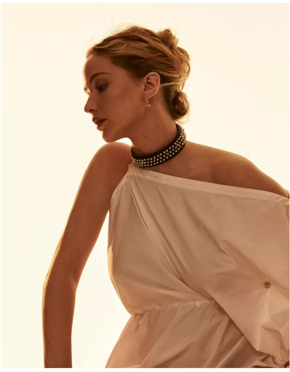 Jennifer Lawrence in a choker posted by CelebBBCAddict