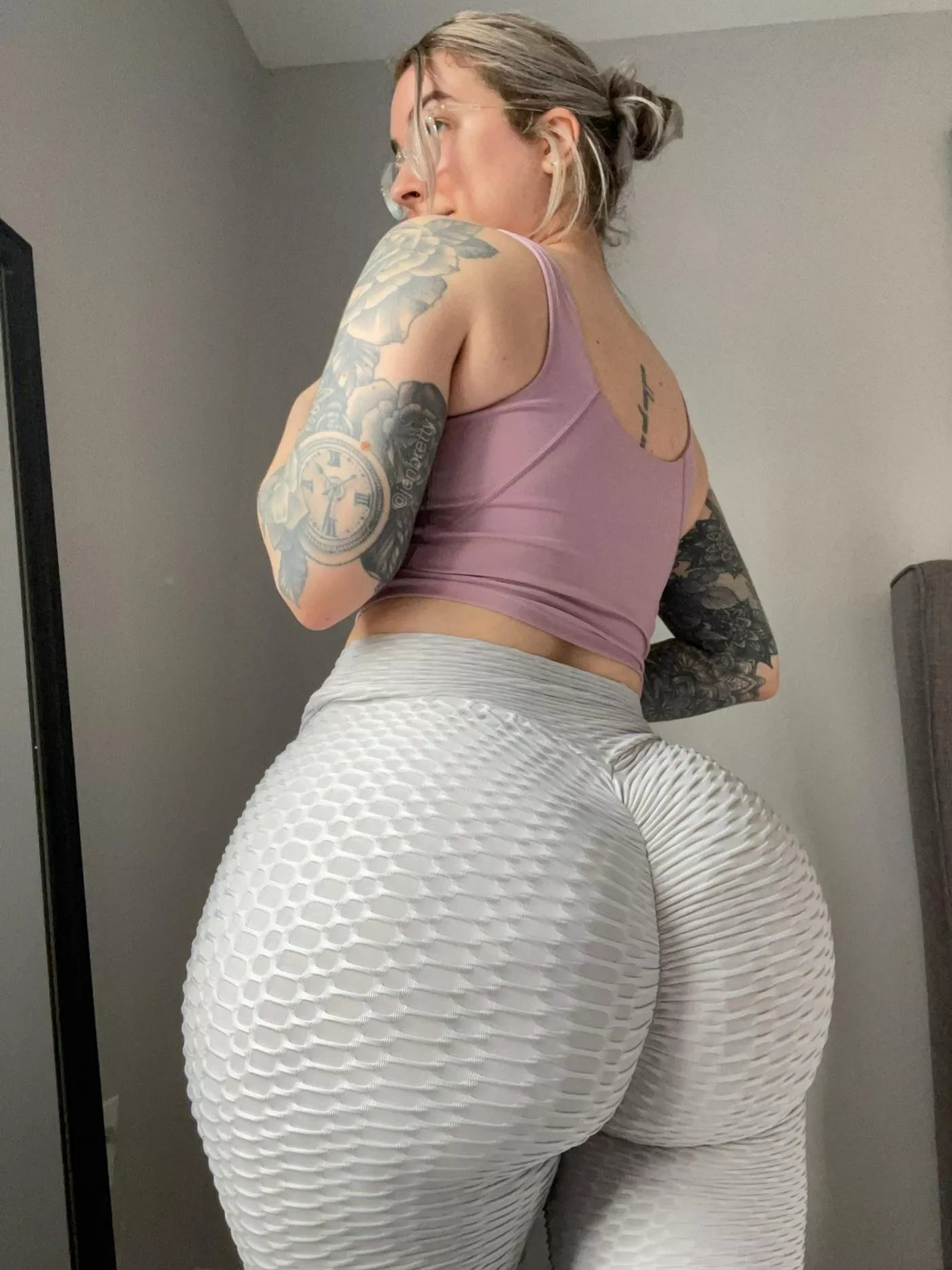 Jen's breathtaking bubble 🍑👀😯 posted by Ass-Trey