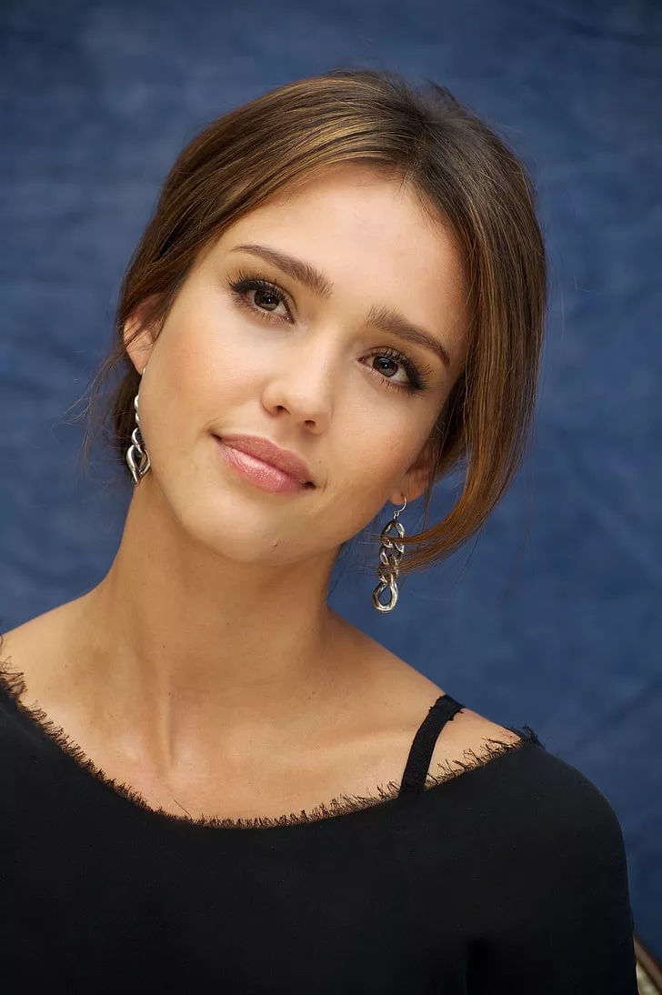 Jessica Alba posted by lhwchamp