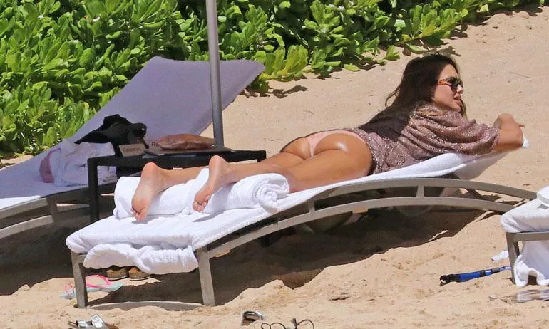 Jessica Albaâ€™s juicy fat ass posted by B0zzyk