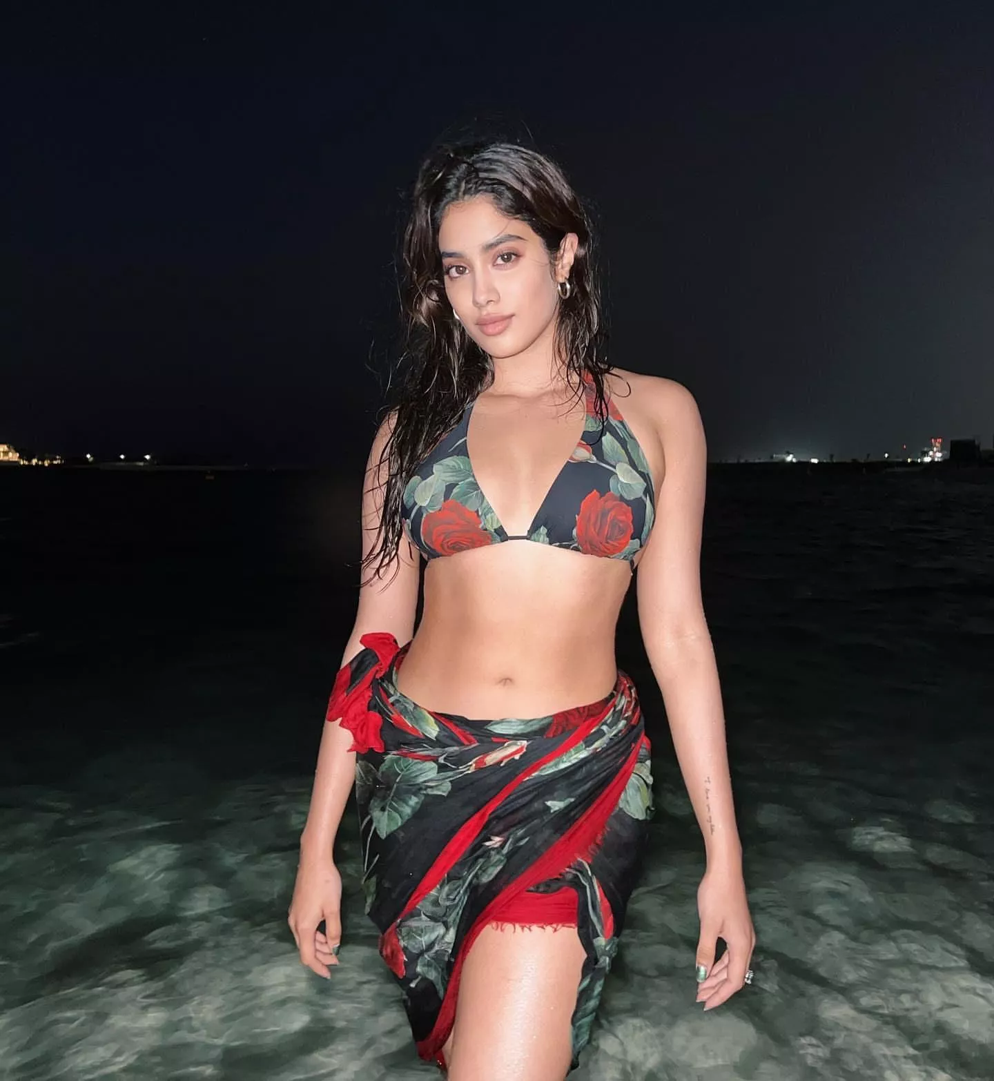 Jhanvi Kapoor in bikini. posted by sreenidhi7777