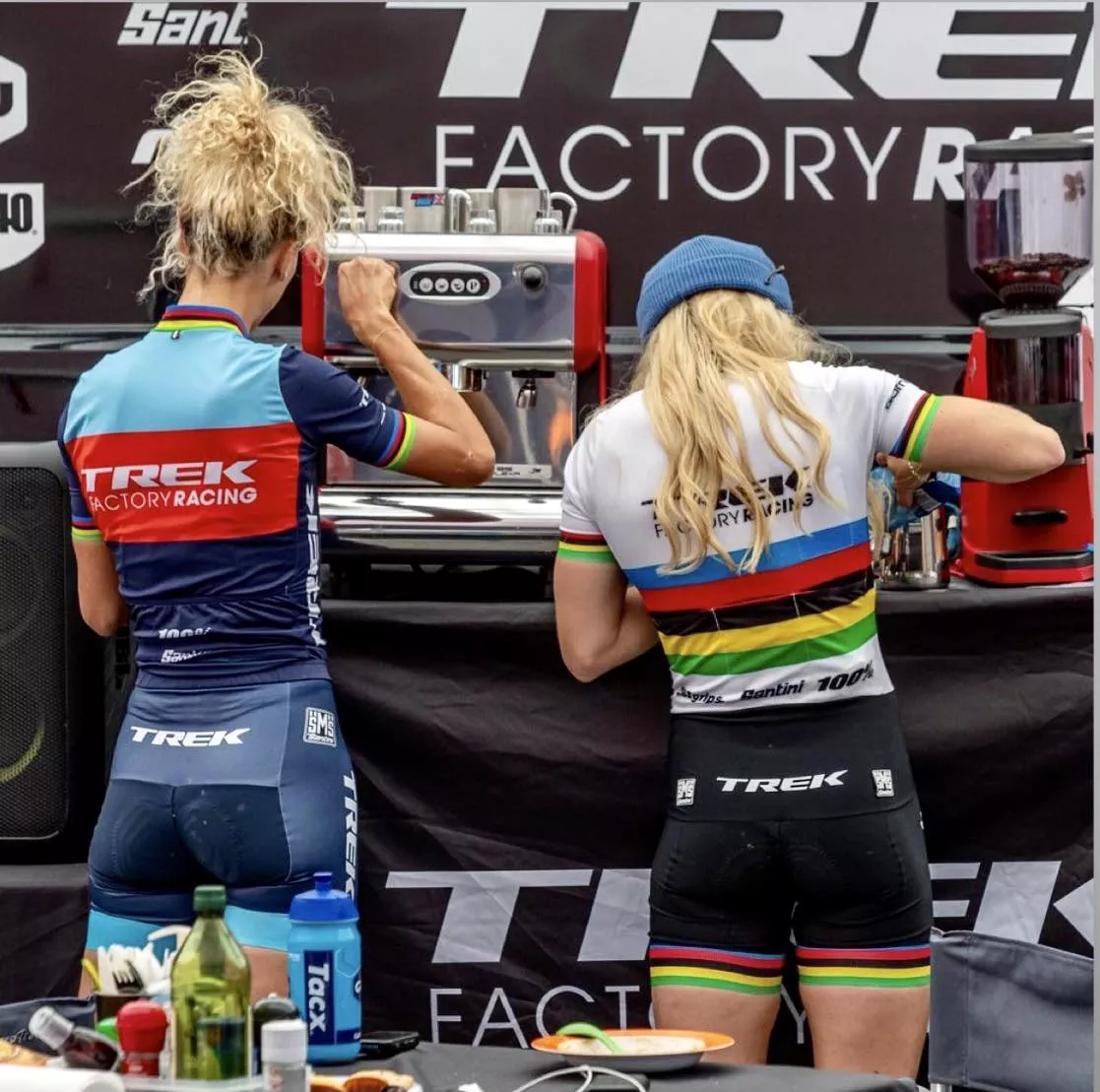 Jolanda Neff (Olympic Gold XCO) and Evie Richards (XCO World Champion). posted by mikeval303