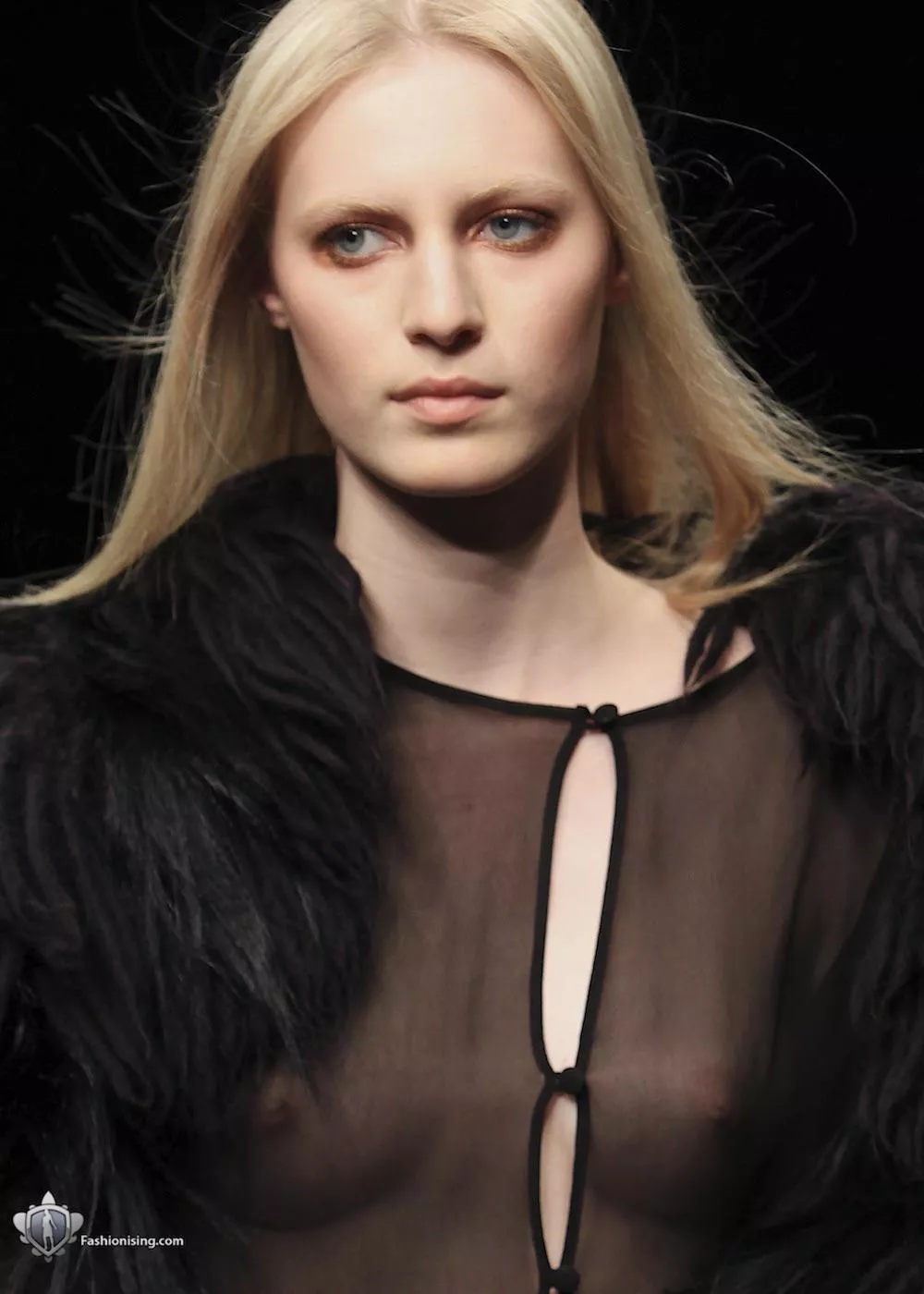 Julia Nobis posted by Mystic_Wanker