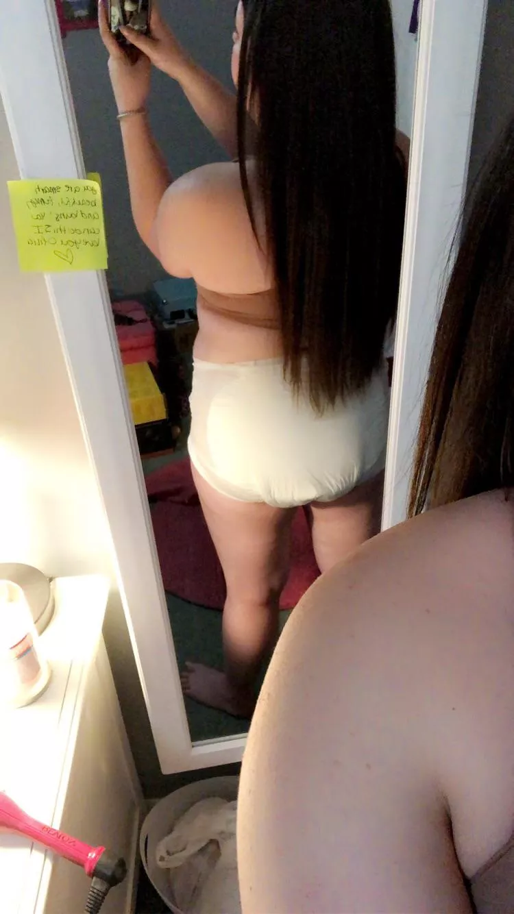 jus a little diaper girl 🥰 posted by livvielivx