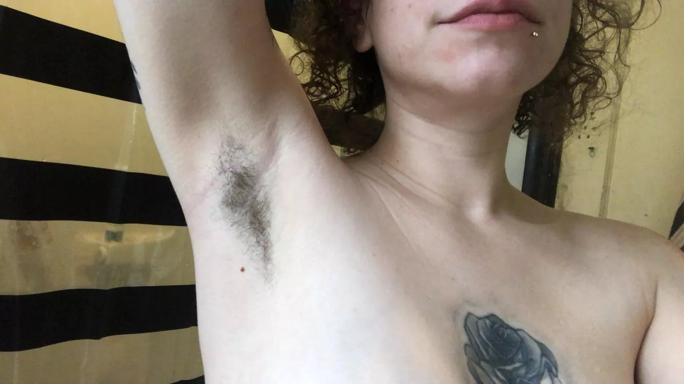 Just a cute armpit here to be worshipped ðŸ˜ posted by GoddessGenevieve