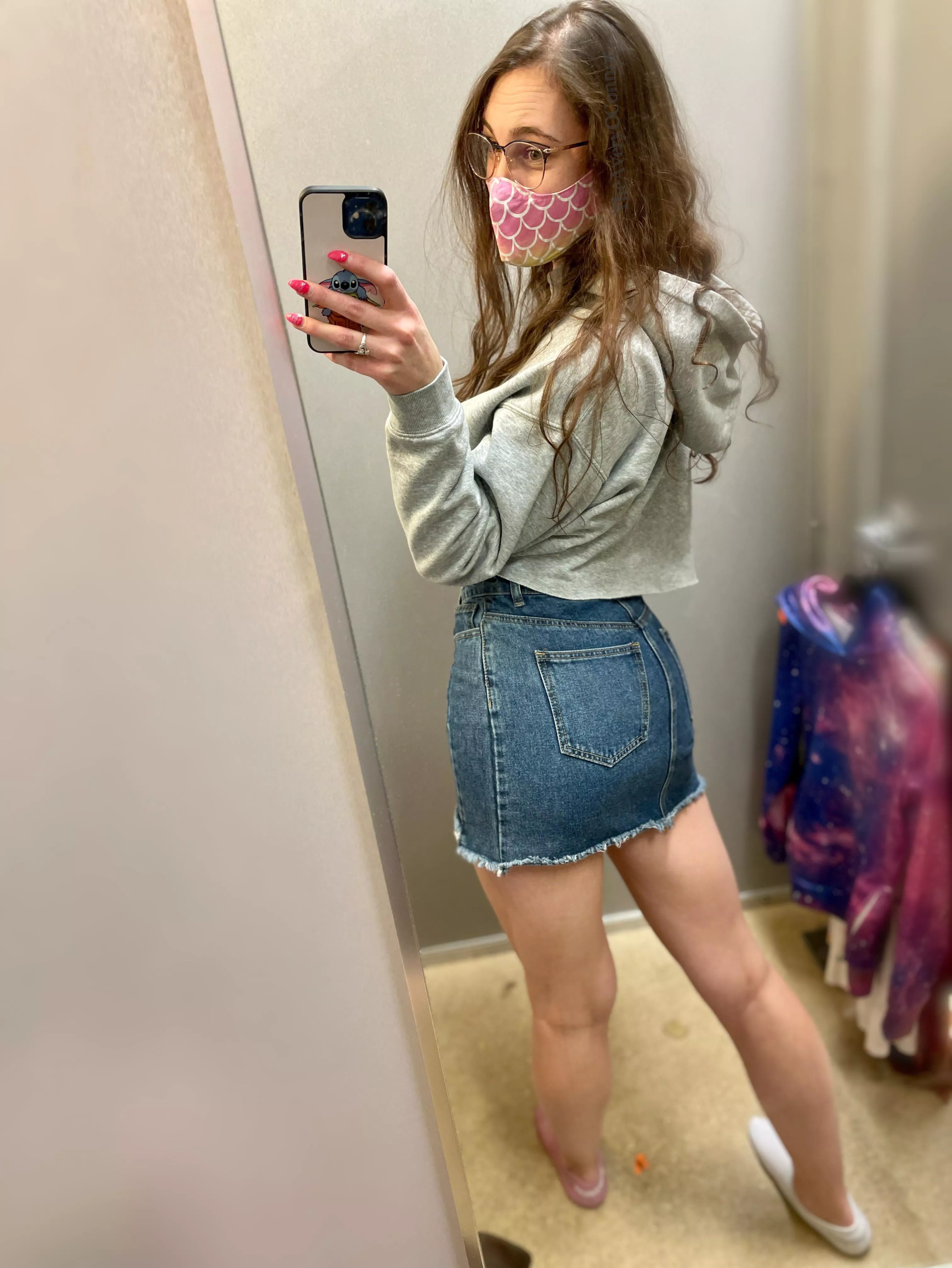 Just a cute selfie from the changing room the other day posted by TheAveryOConnor