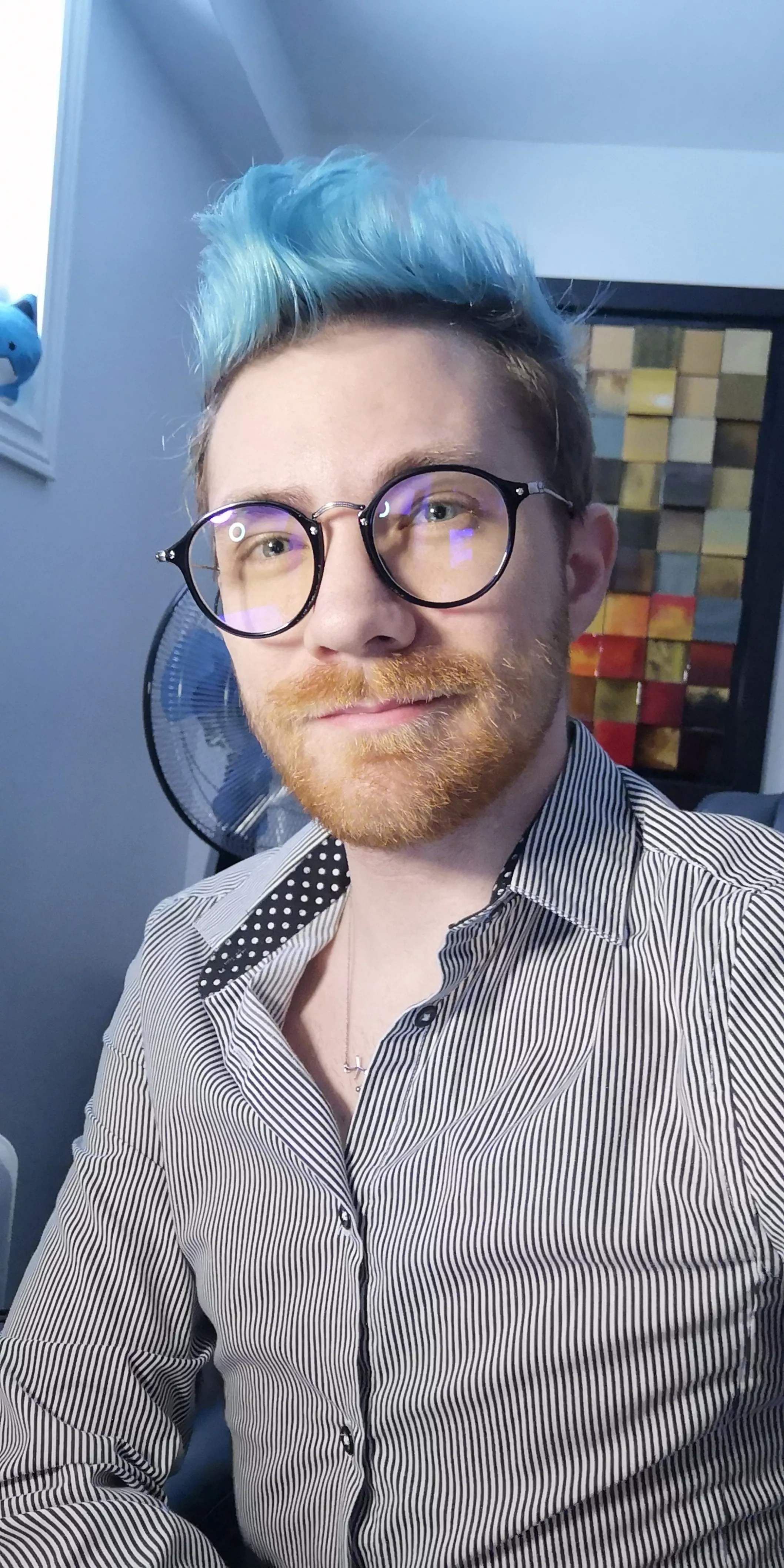 Just a gaymer pretending to be professional posted by Dondae