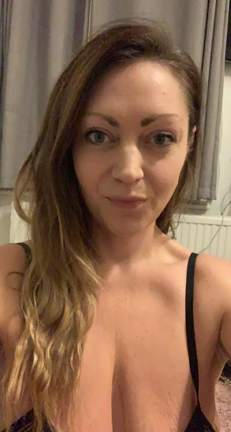 Just a simple selfie - hi 💋 posted by mysteriousmia86